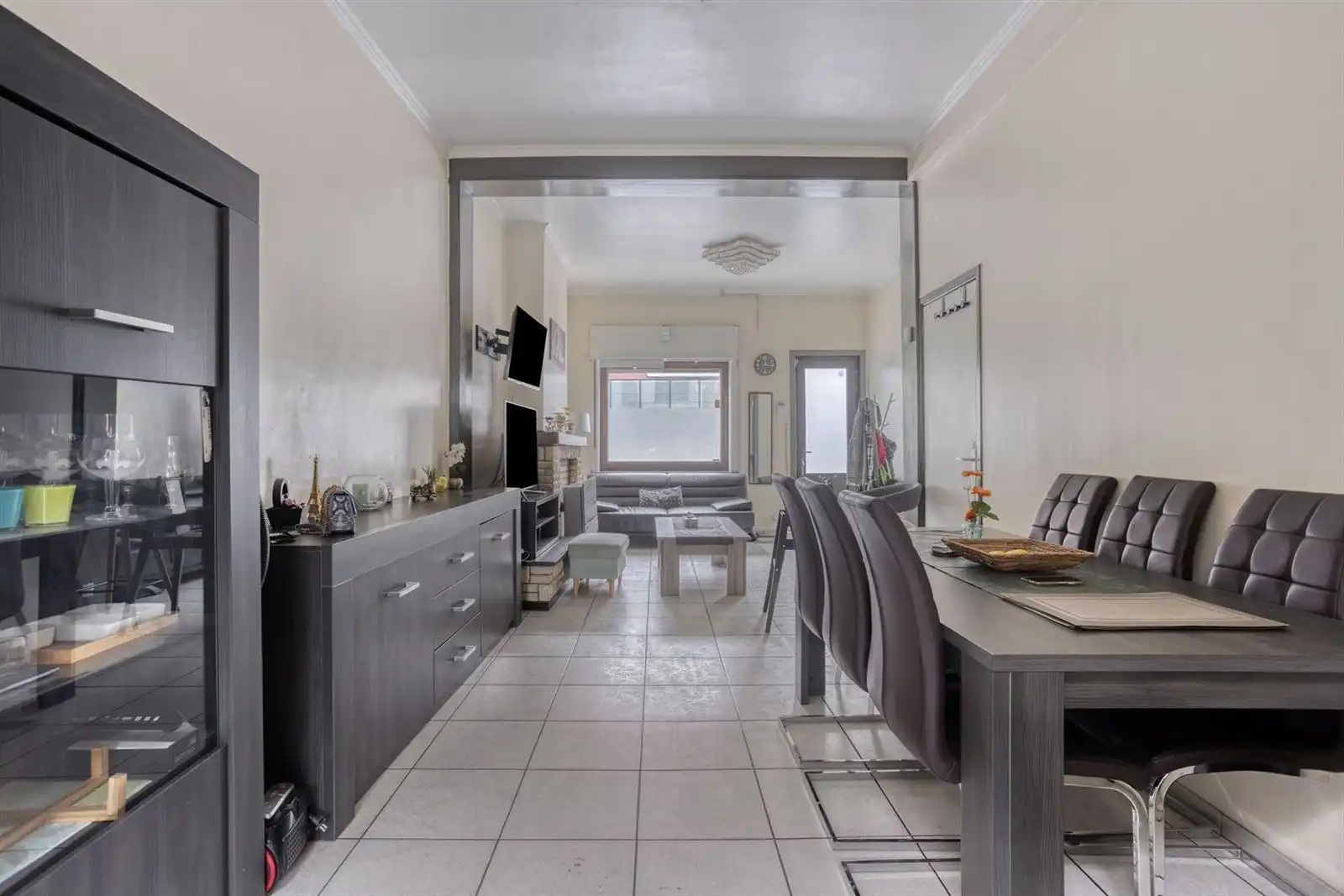 Instapklare woning met 4 slaapkamers en mooie tuin foto 6