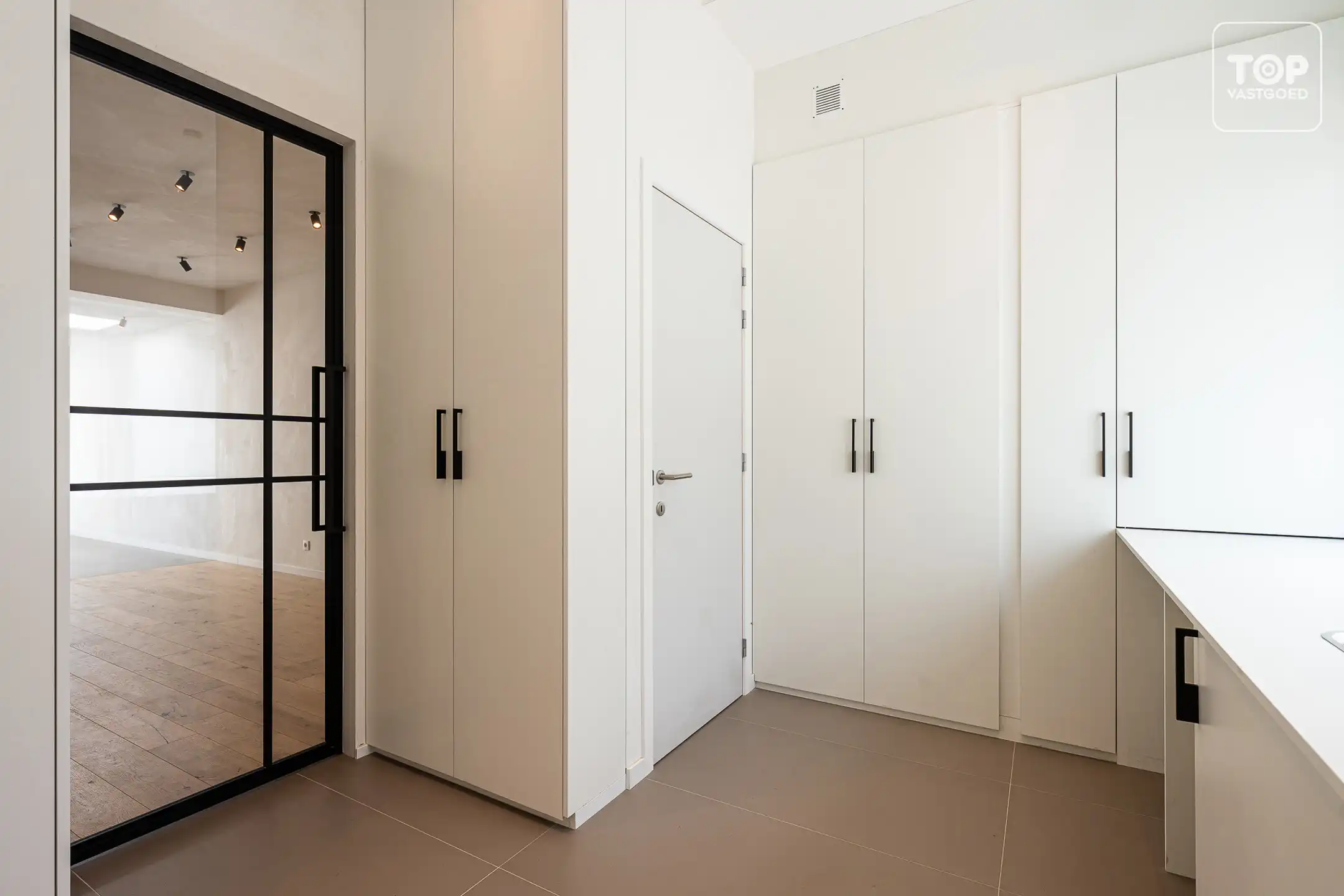 Totaal gerenoveerde woning (EPC A+) met 3 slaapkamers en tuin.  foto 3