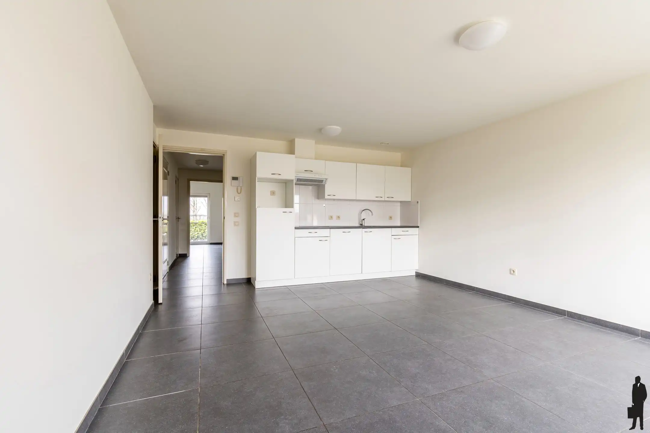 Instapklaar 2-slaapkamer appartement foto 2