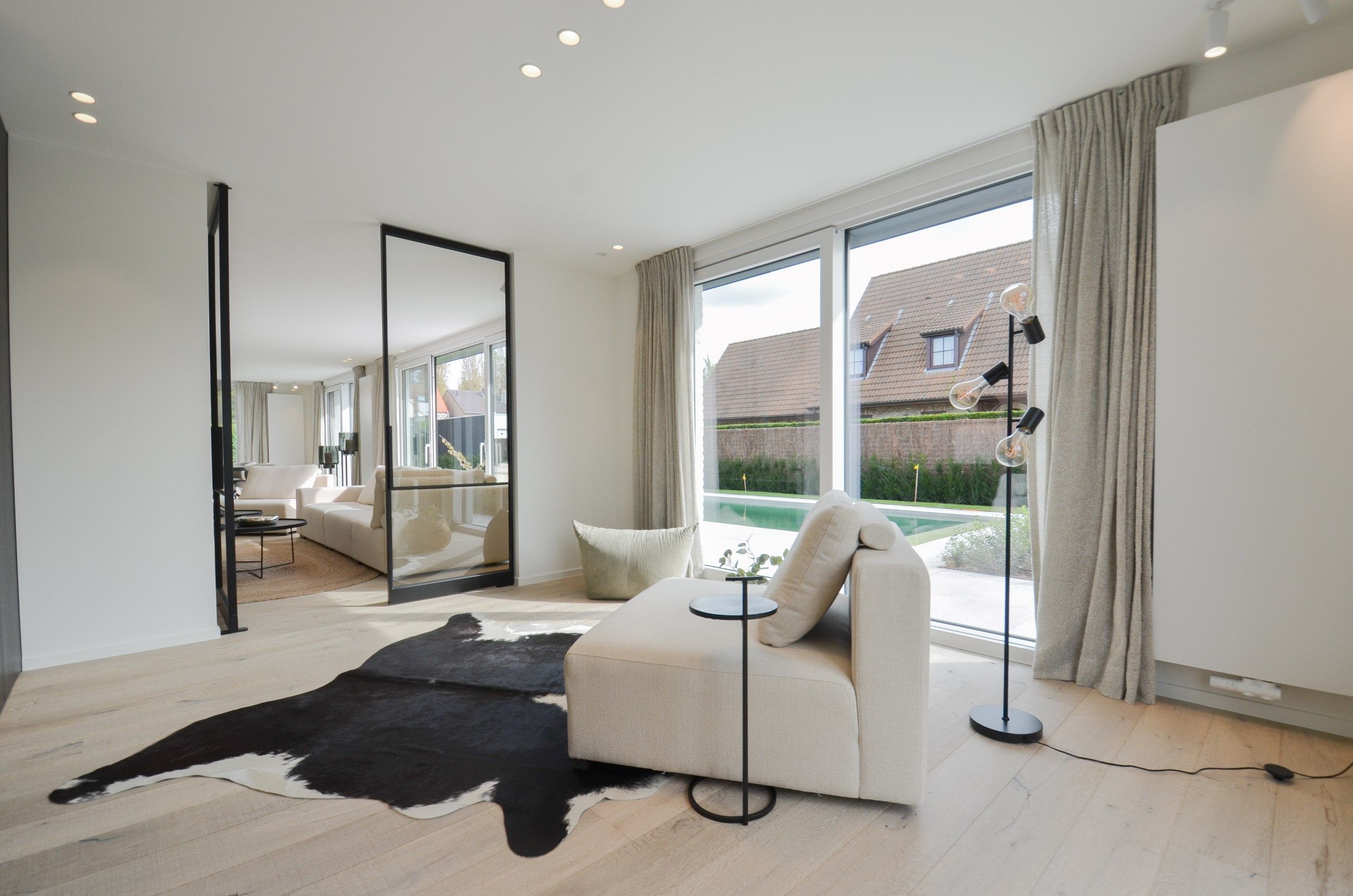 Luxueus volledig gerenoveerde villa met zonnige tuin en zwembad. foto 6