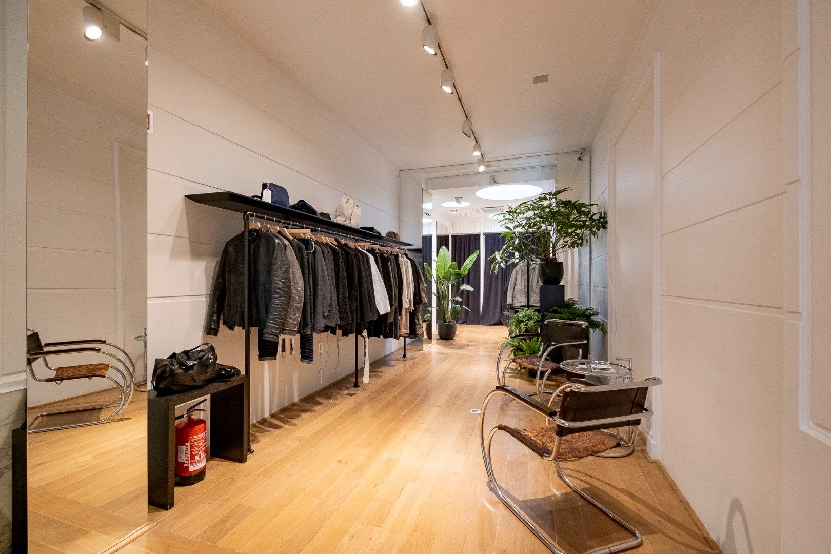 Prachtige winkel te huur foto 2