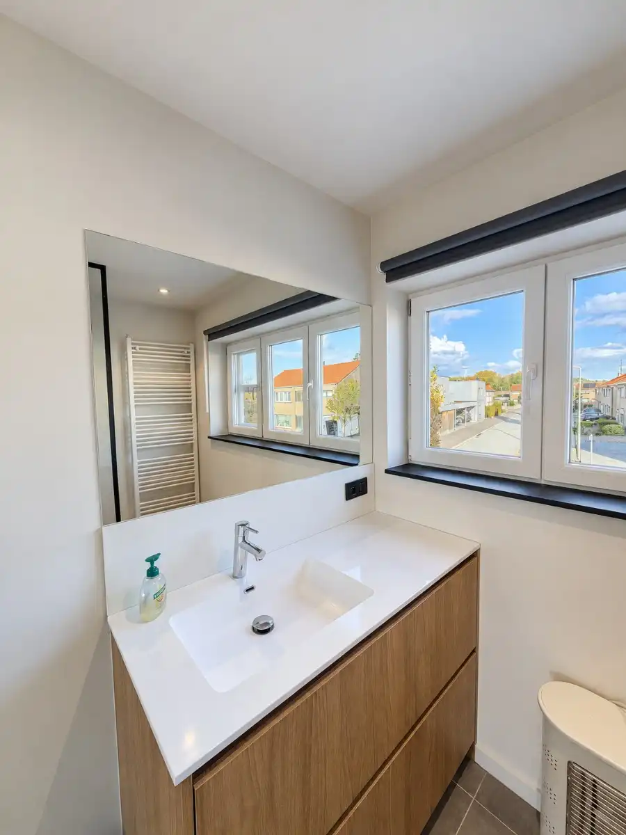 Totaalrenovatie met 3 slaapkamers, zonnige tuin en EPC B foto 12