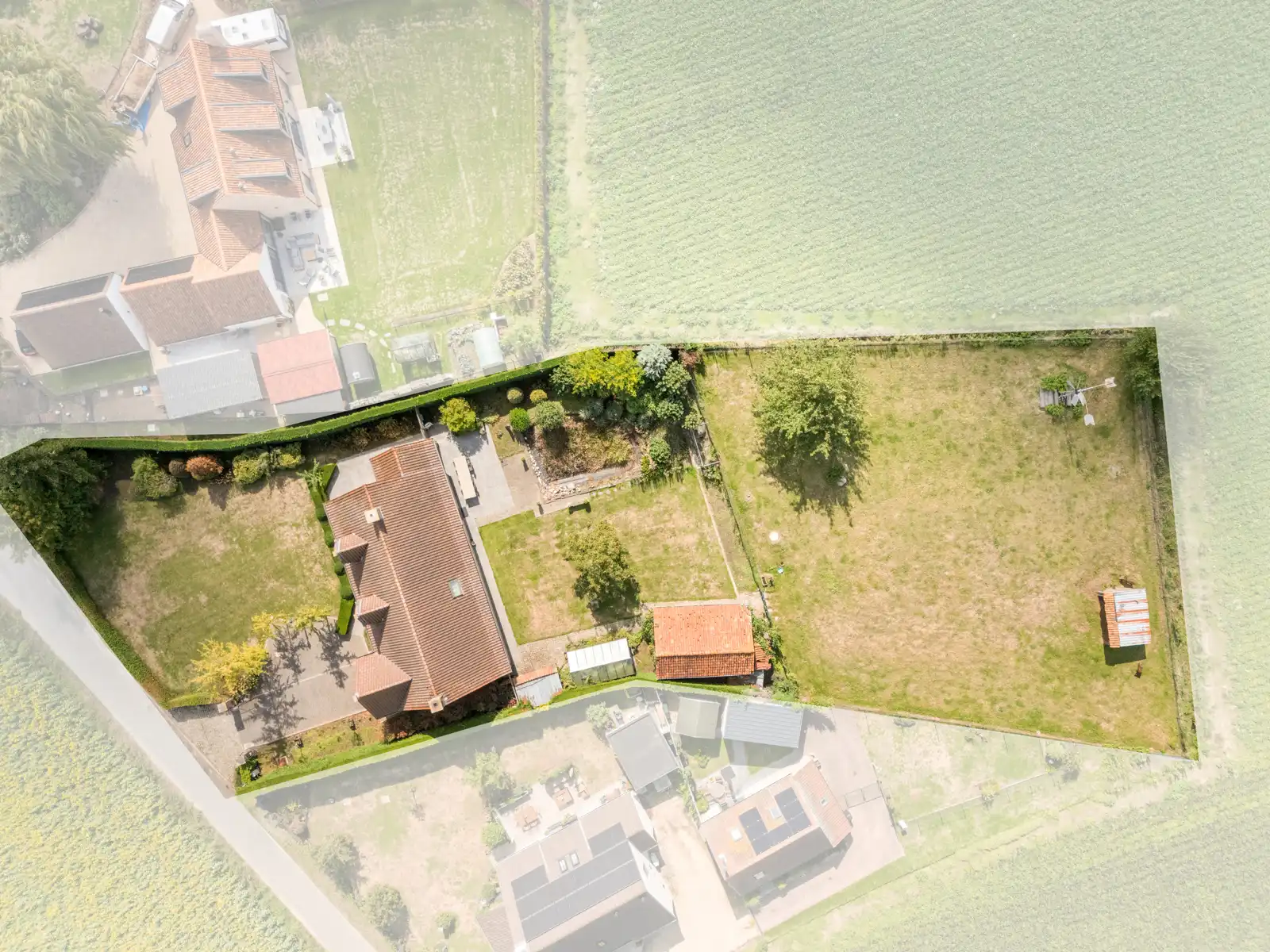 Landelijk gelegen woning op een perceel van 2788 m²  foto 2