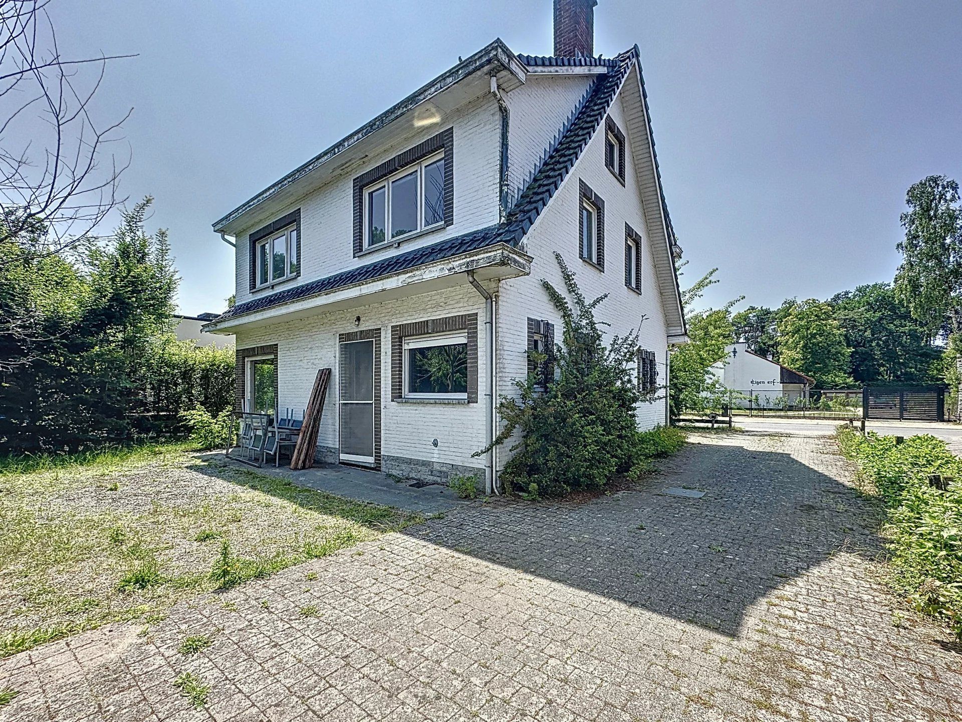 Op te knappen woning met 3, mog. 5 slaapkamers op groot perceel van +/- 10 are. foto 27