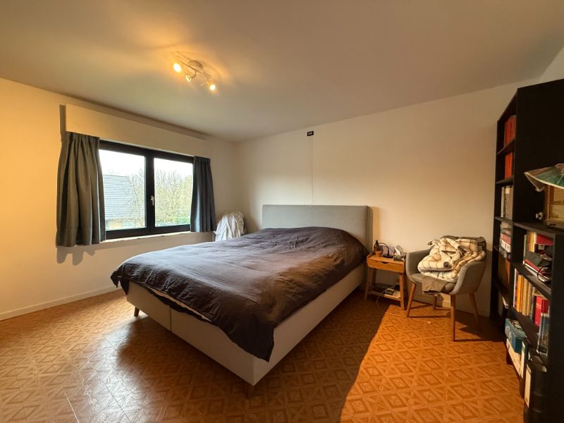 Instapklare halfopen woning met tuin nabij Sint-Pietersstation foto 10