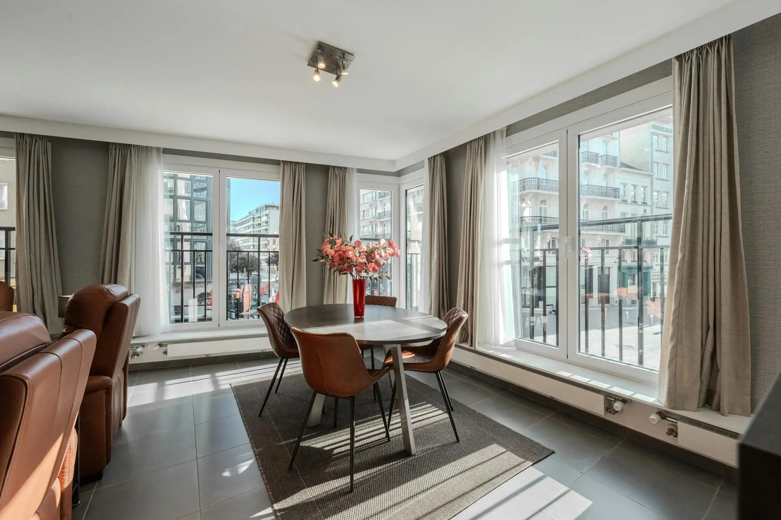 Appartement te koop vlakbij de zeedijk te centrum Oostende foto 9