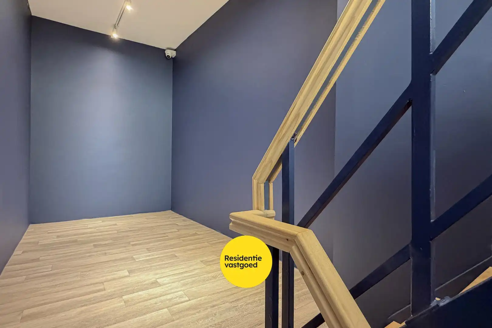 Uitzonderlijke investeringsopportuniteit in Galerij Ter Steeghere – hartje Brugge foto 10