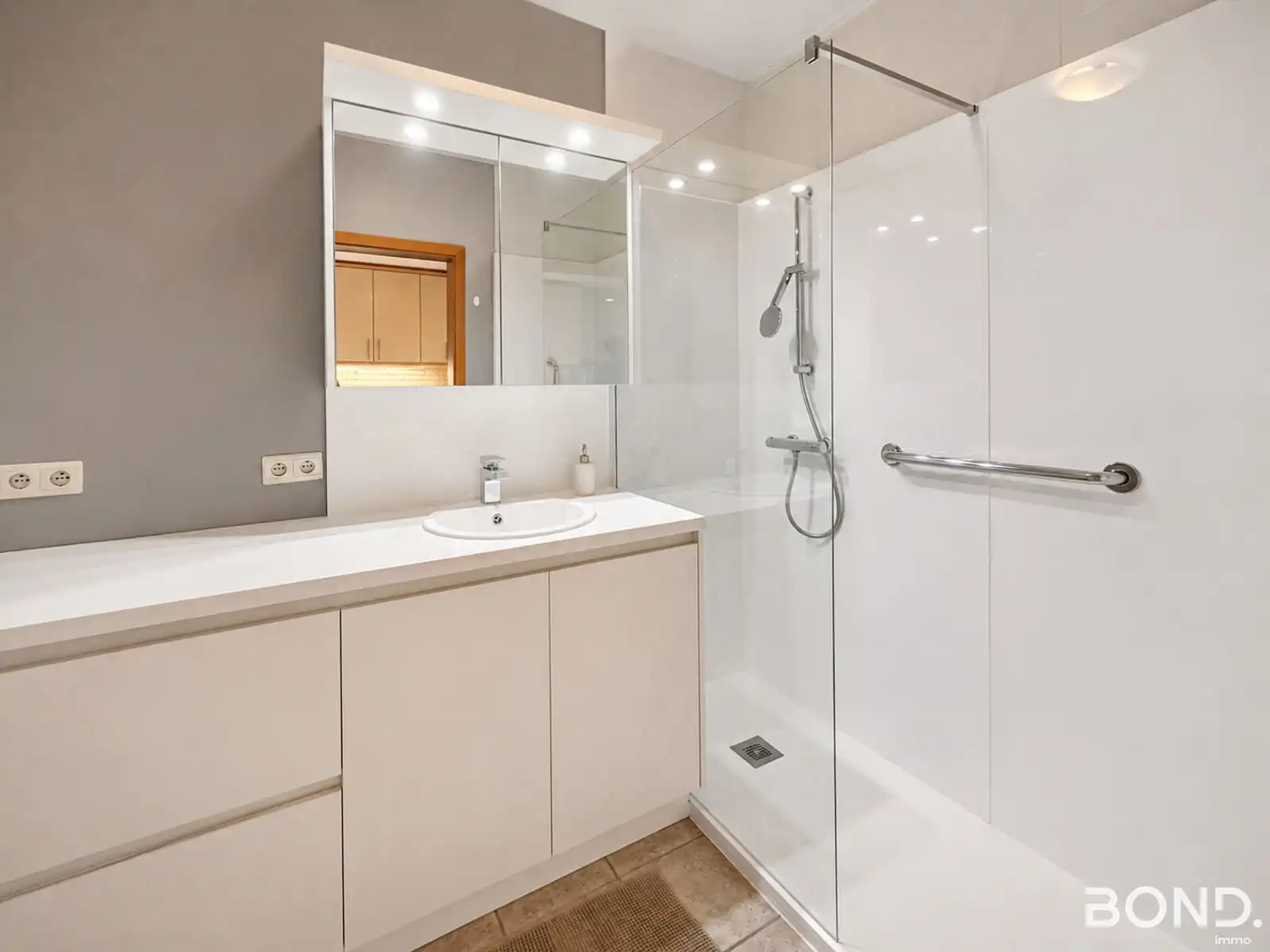 Appartement met twee slaapkamers in Sint-Joris-Winge!  foto 9