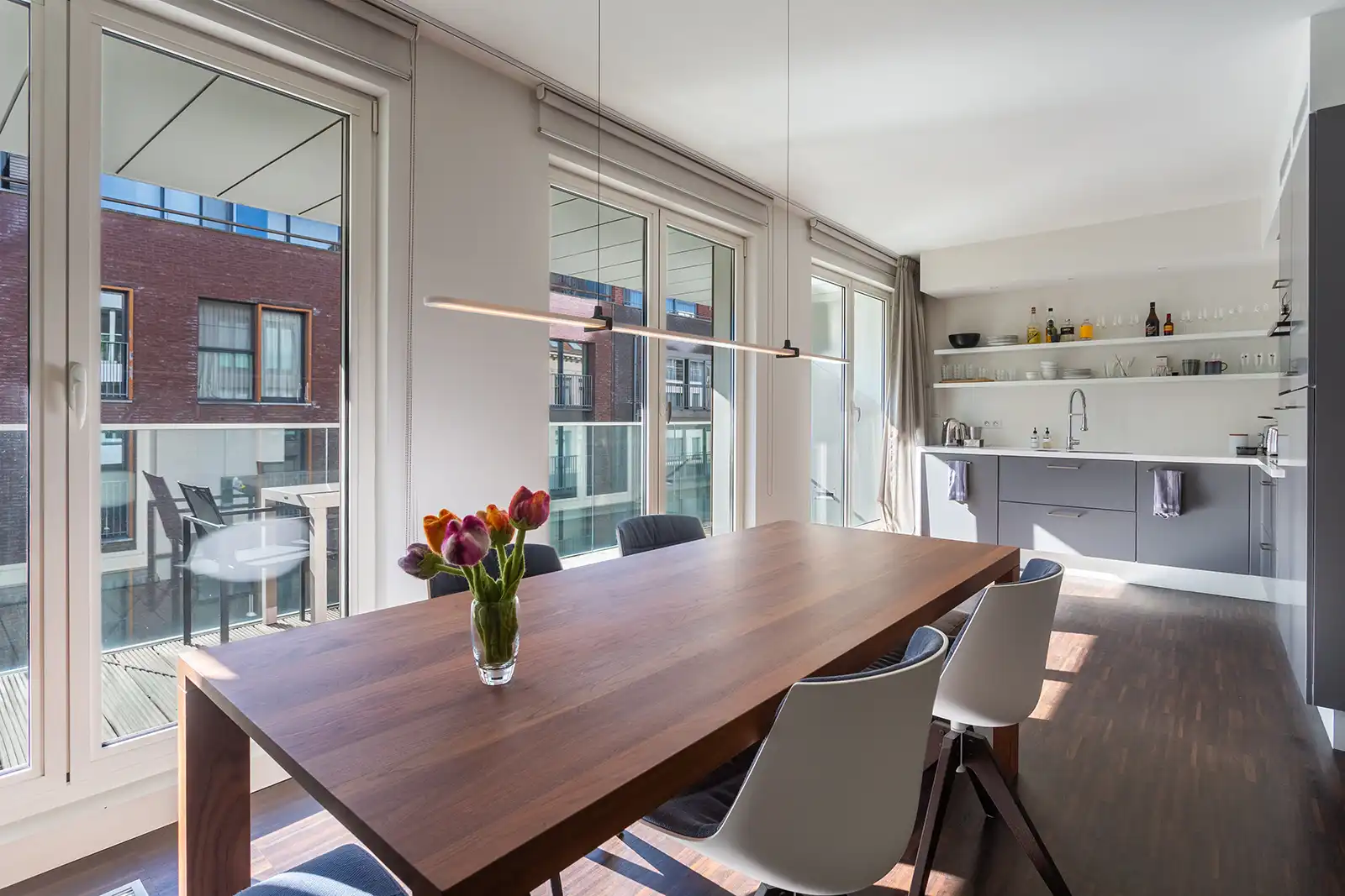 Luxueus en gemeubeld appartement met twee terrassen en parking op het Zuid foto 6
