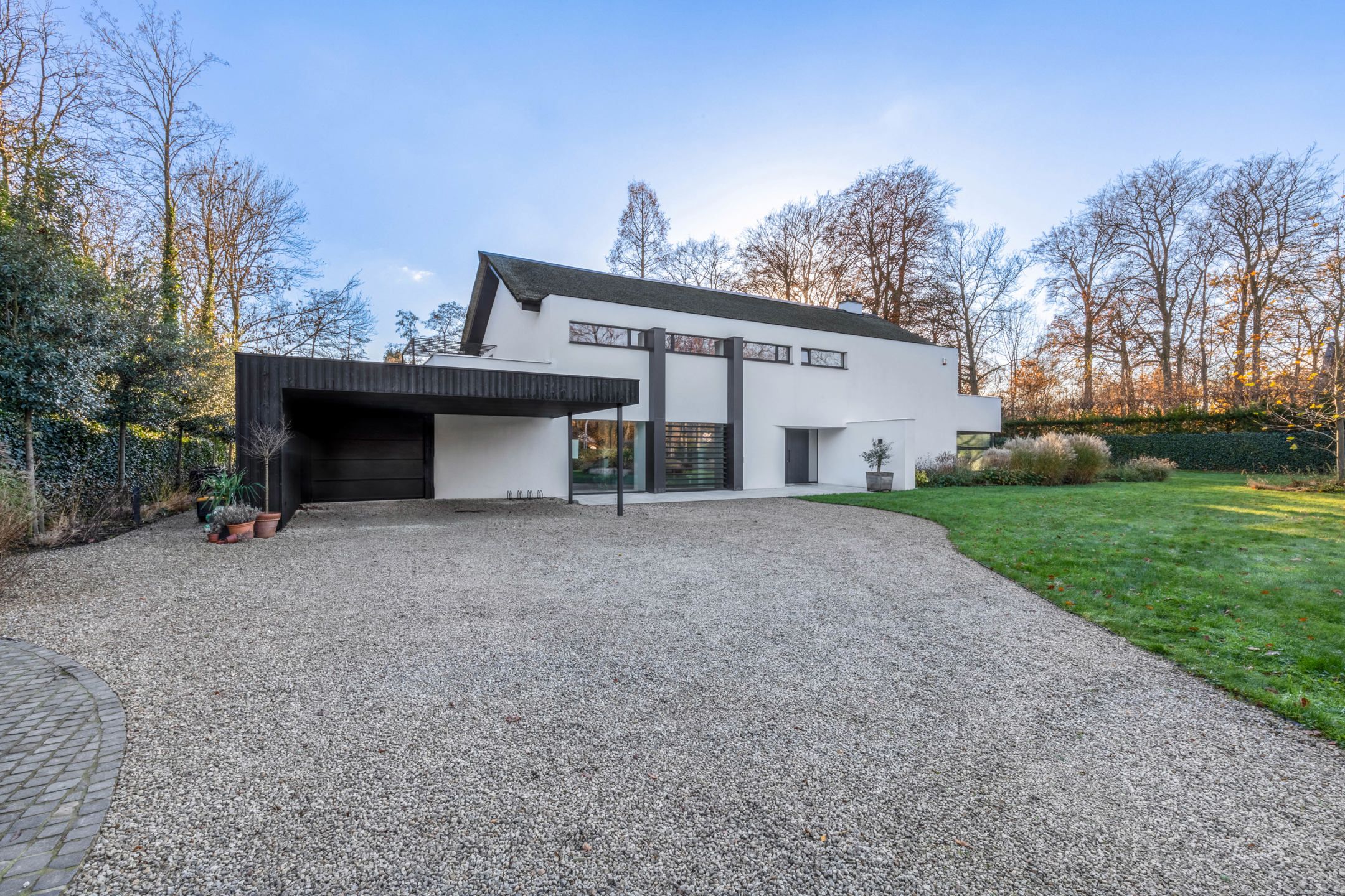 Exclusieve Moderne Villa met Tijdloze Elegantie in Vriesdonk foto 3