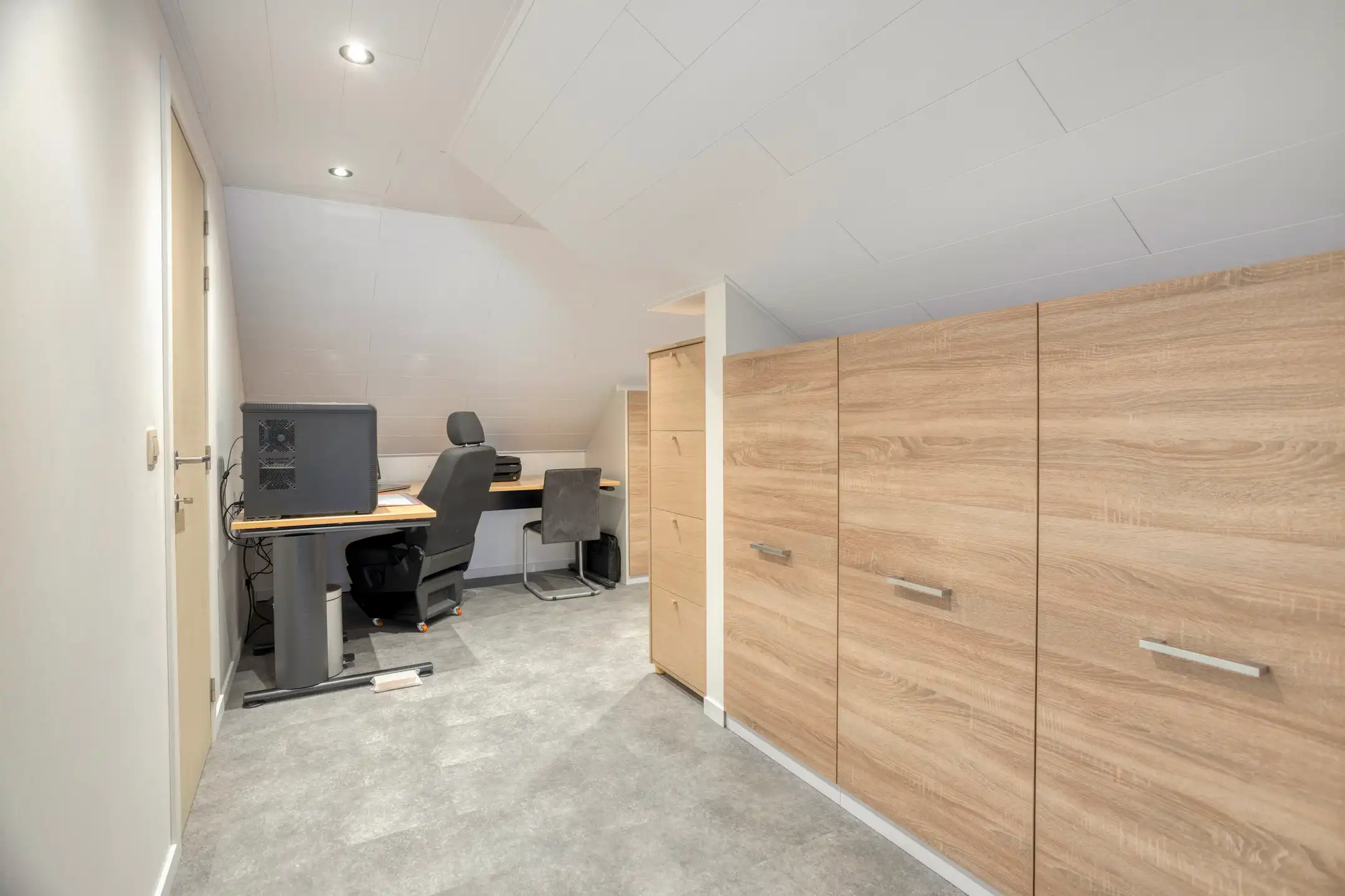 Lichtrijke vrijstaande woning op ruim perceel foto 18