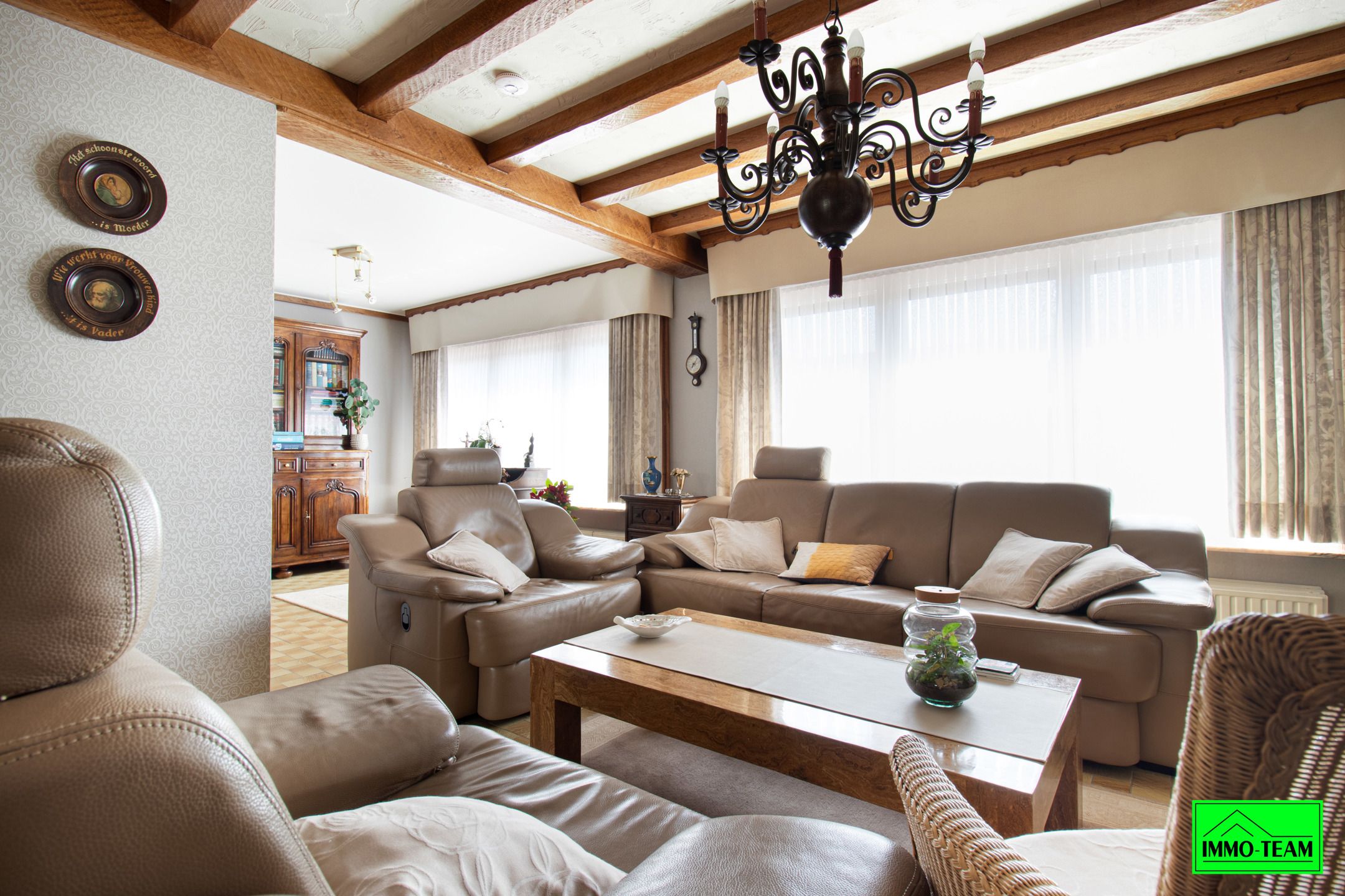 Charmante 3-gevelwoning in rustige woonwijk foto 4