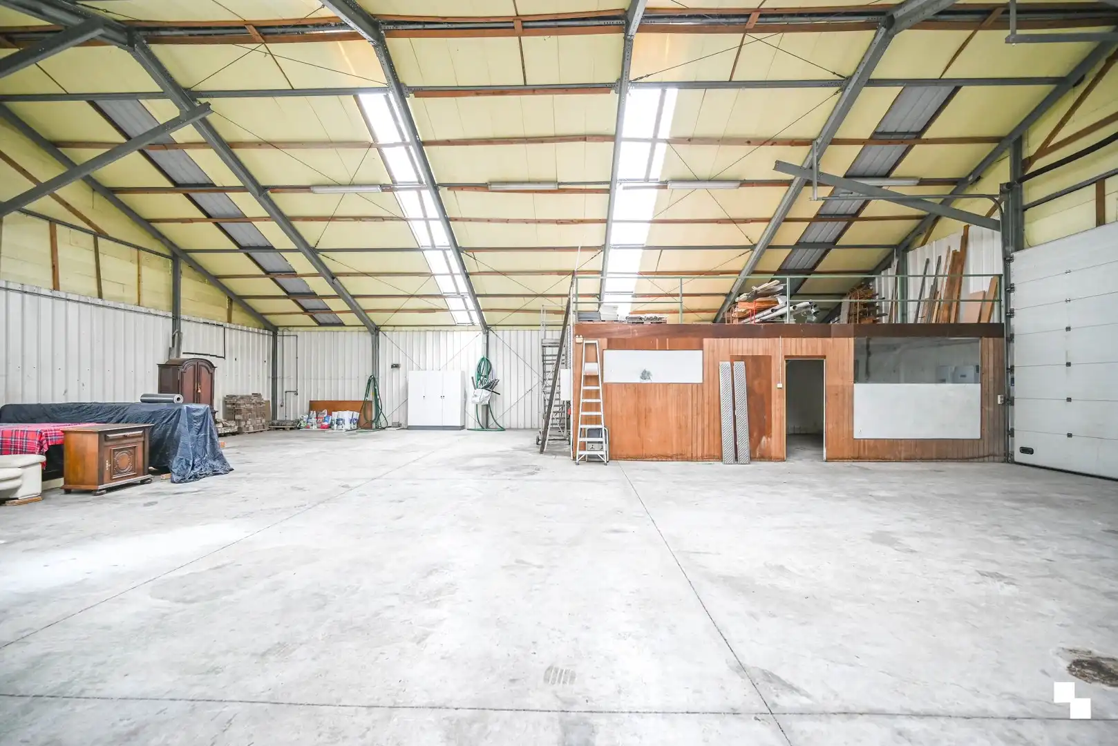 Woning met loods in Oostrozebeke foto 33