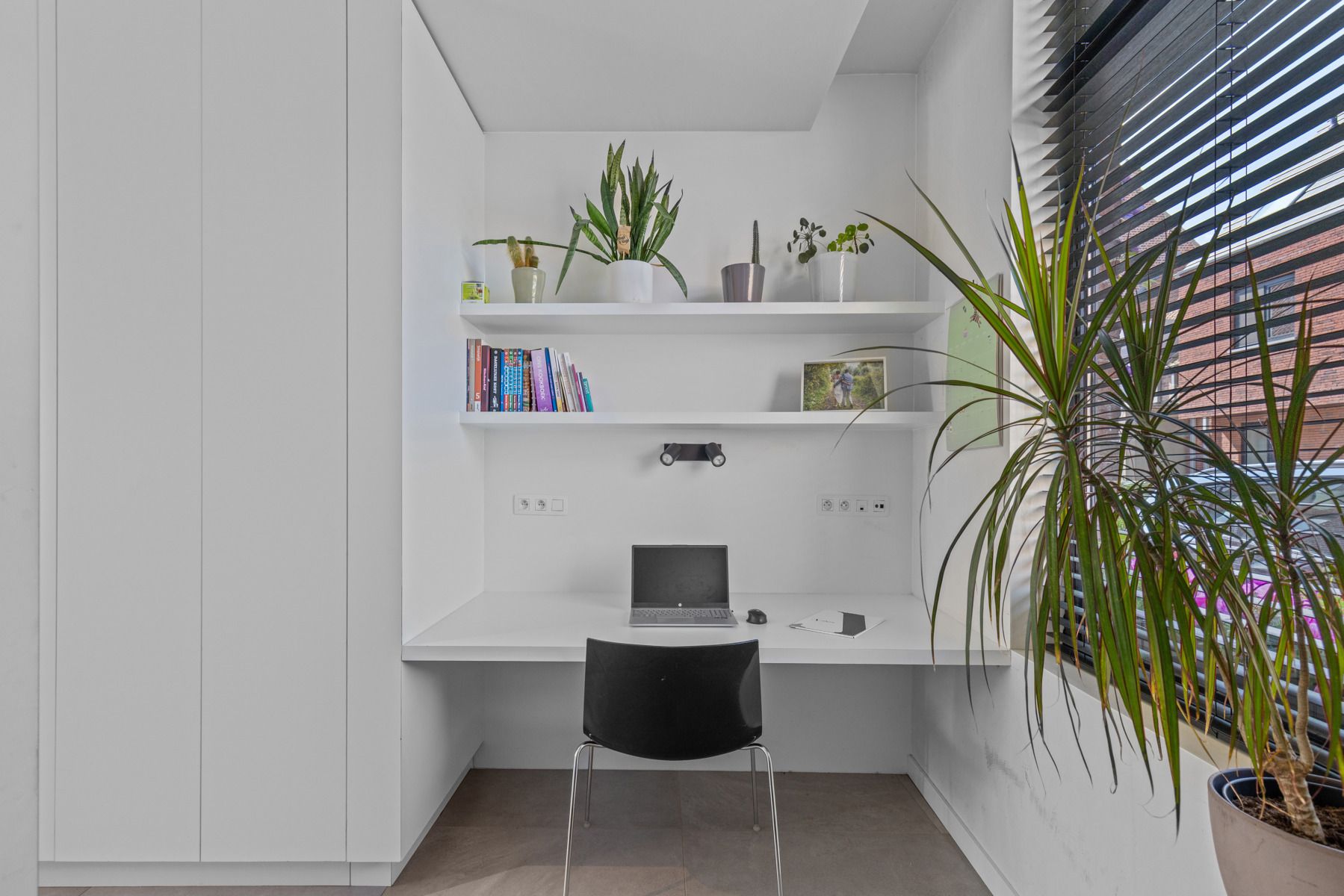 Lichtrijke, modern afgewerkte woning met grote tuin!  foto 10