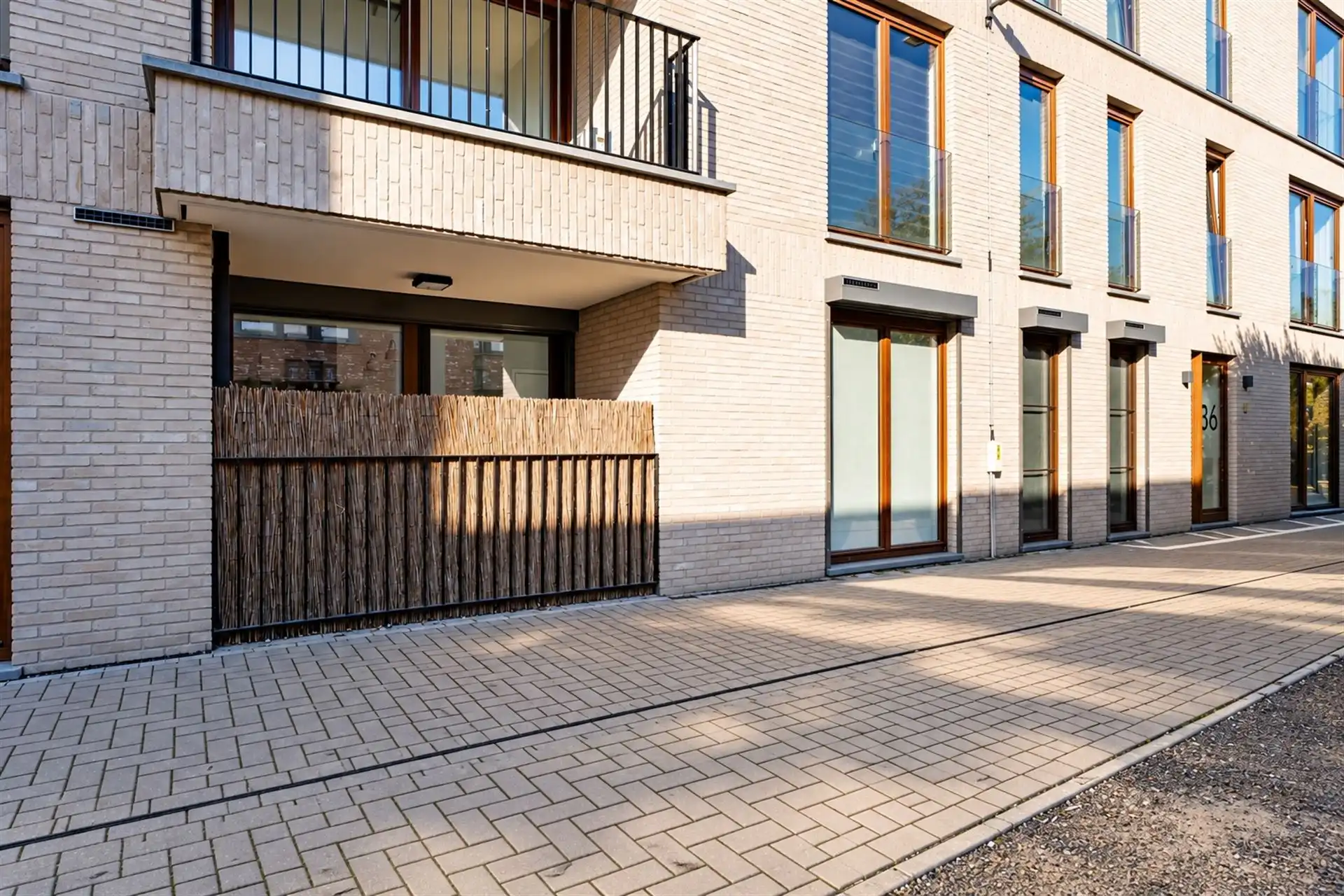 Stijlvol gelijkvloers met terras en tuin in Lier foto 11