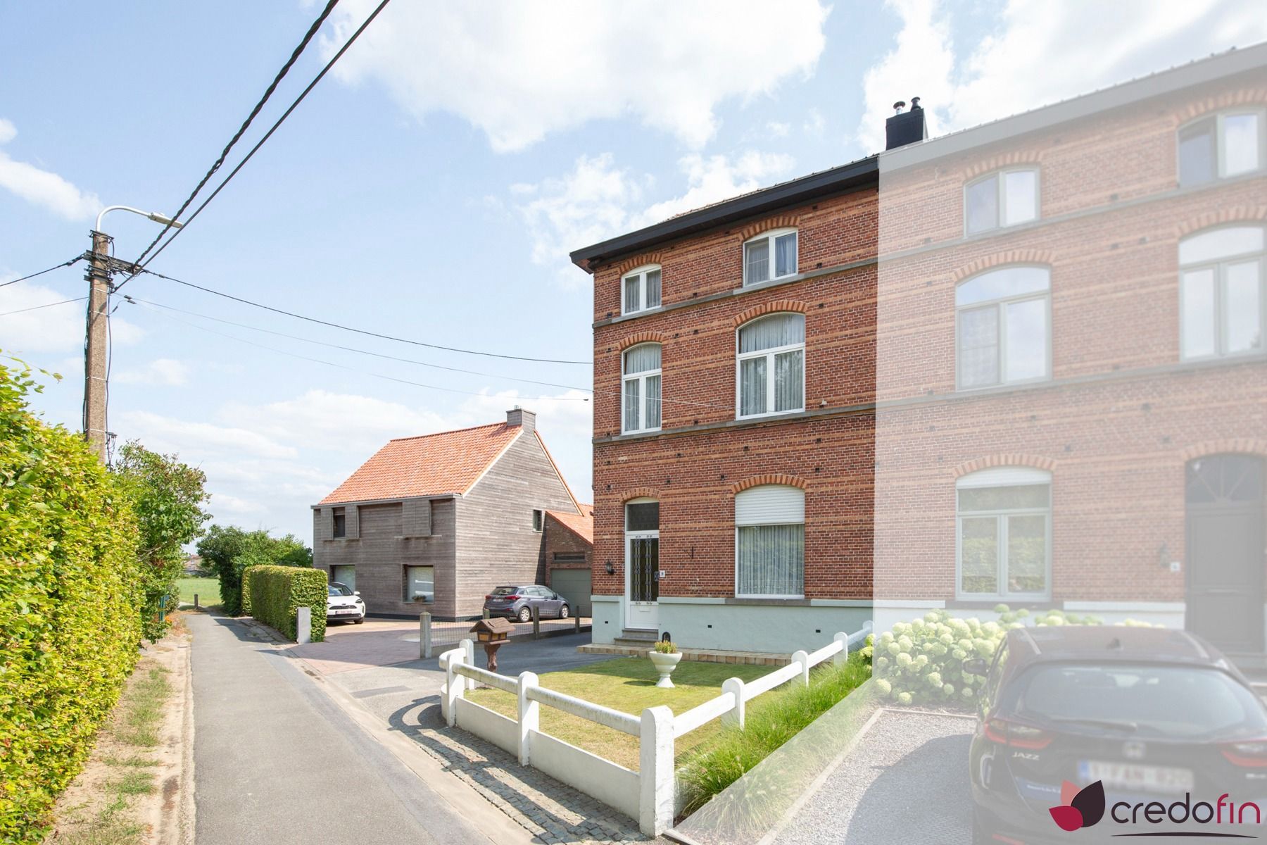 Hoofdfoto van de publicatie: Ruime karaktervolle burgerwoning met zuidgerichte tuin in Evergem