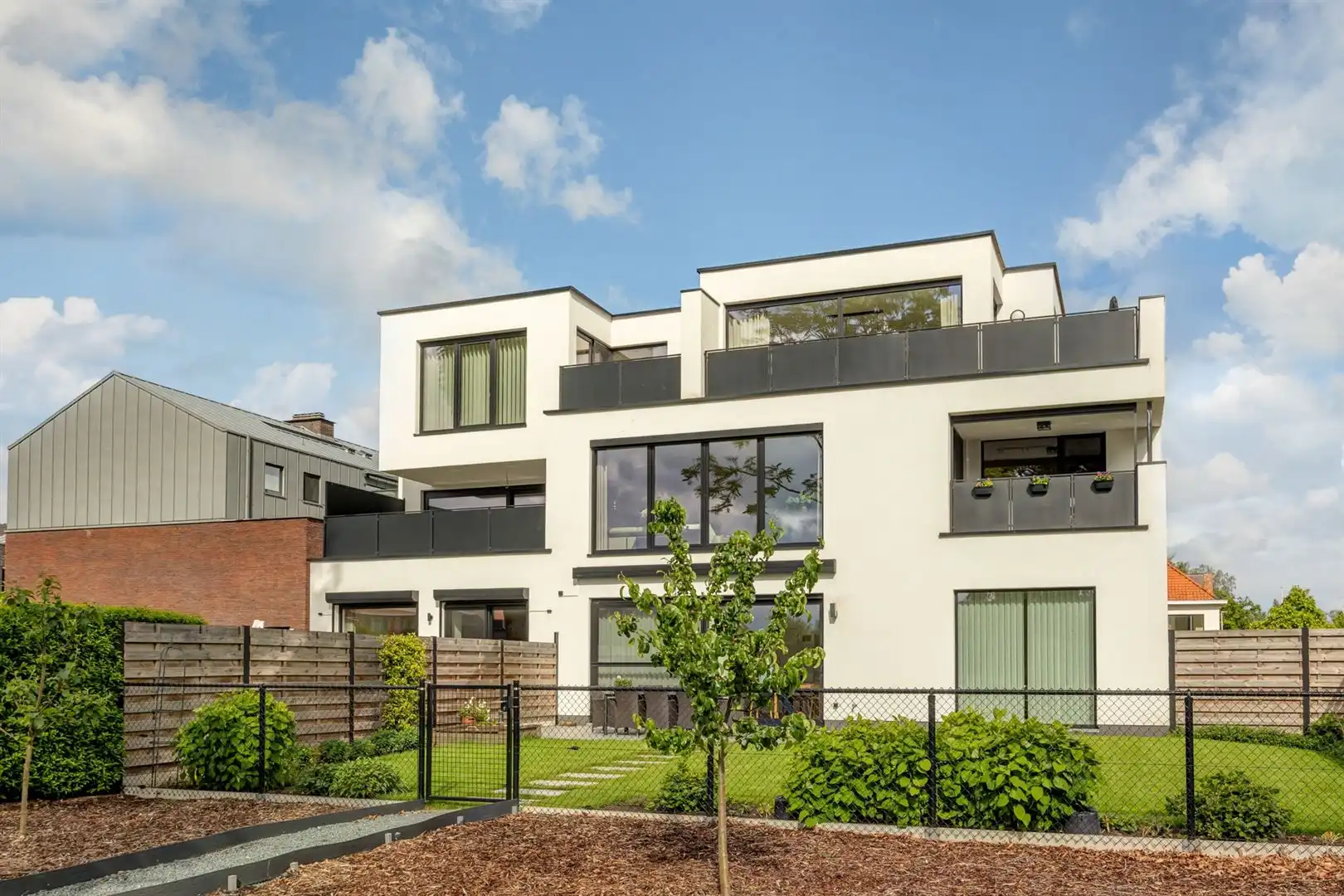     Exclusief penthouse met 2 terrassen en open, groen zicht foto {{pictureIndex}}
