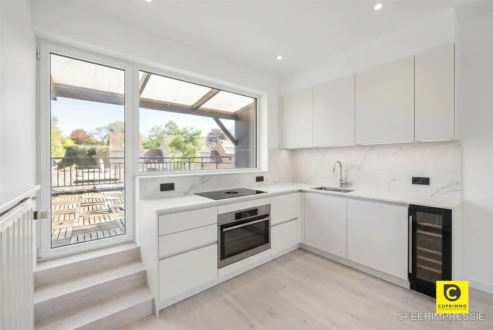 Ruime multifunctionele woning met parking foto 11
