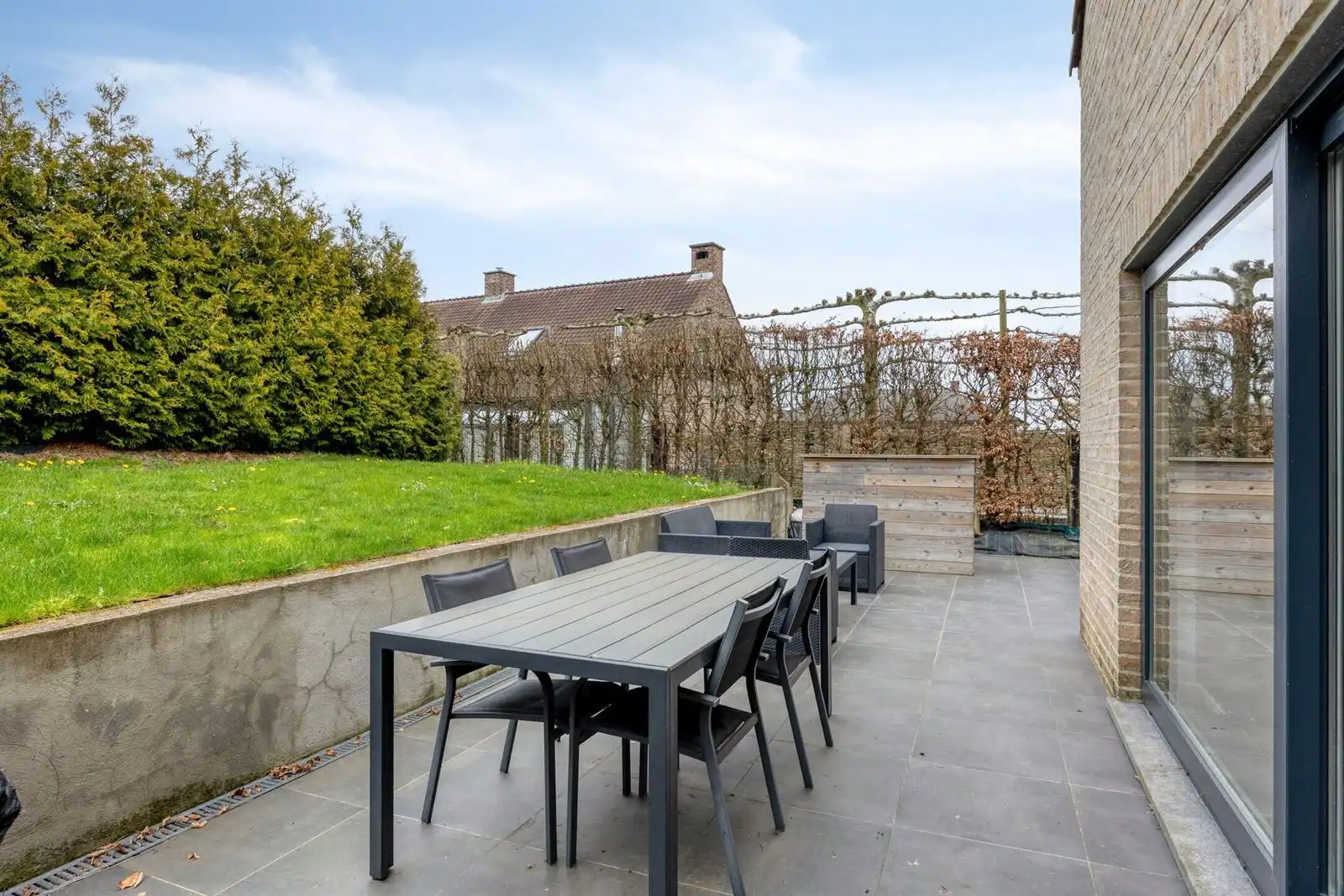 Alleenstaande woning met tuin foto 24