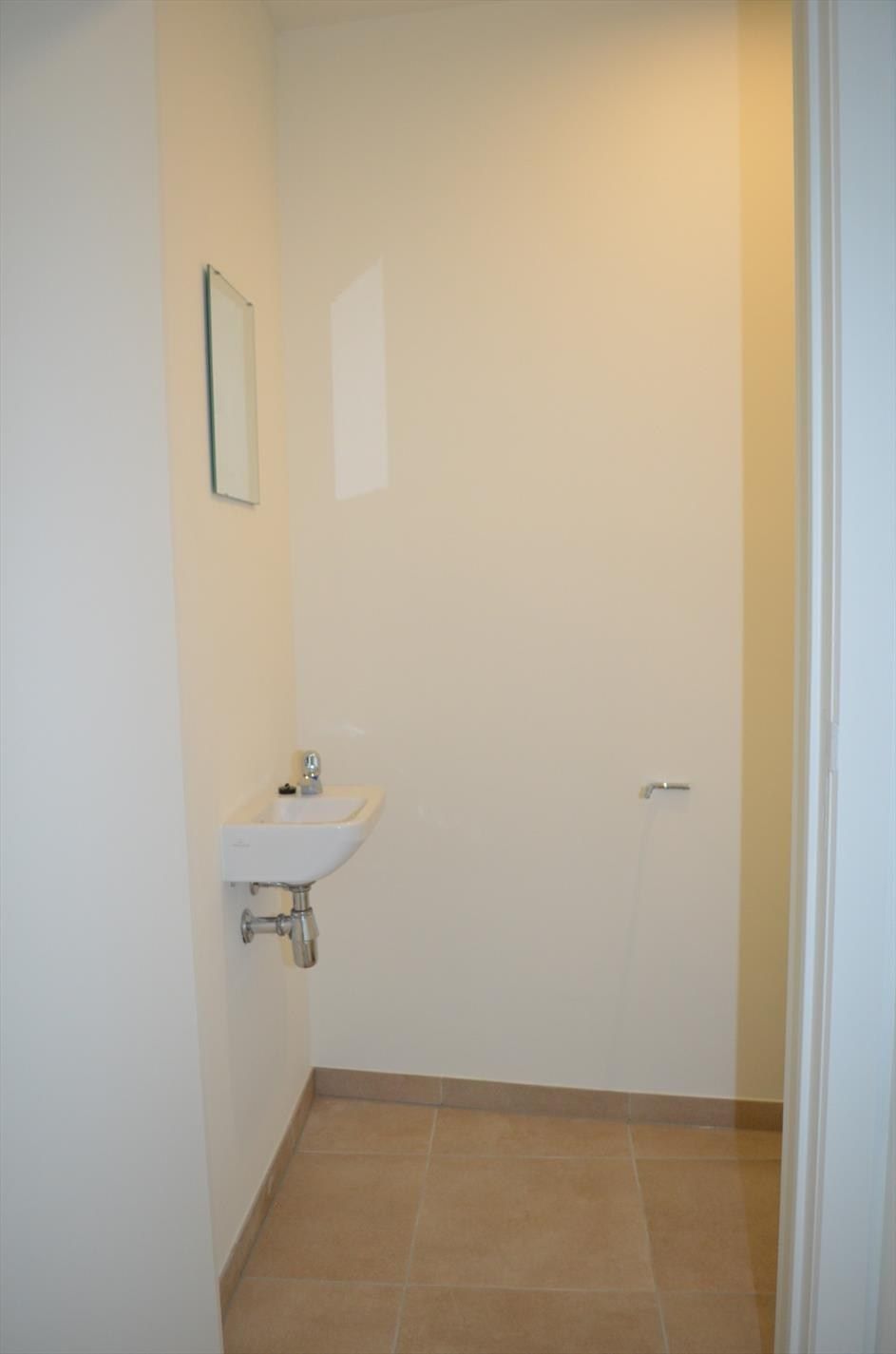 Bijna-enegieneutraal quasi nieuwbouw appartement met drie slaapkamers foto 14