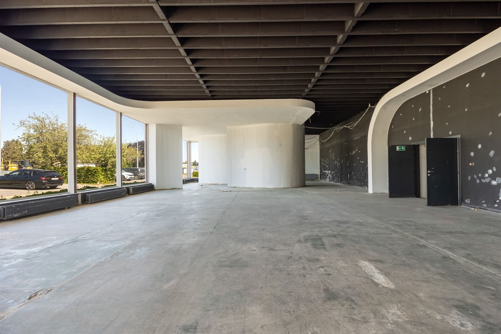 Kantoorgebouw met magazijnen op toplocatie foto 5