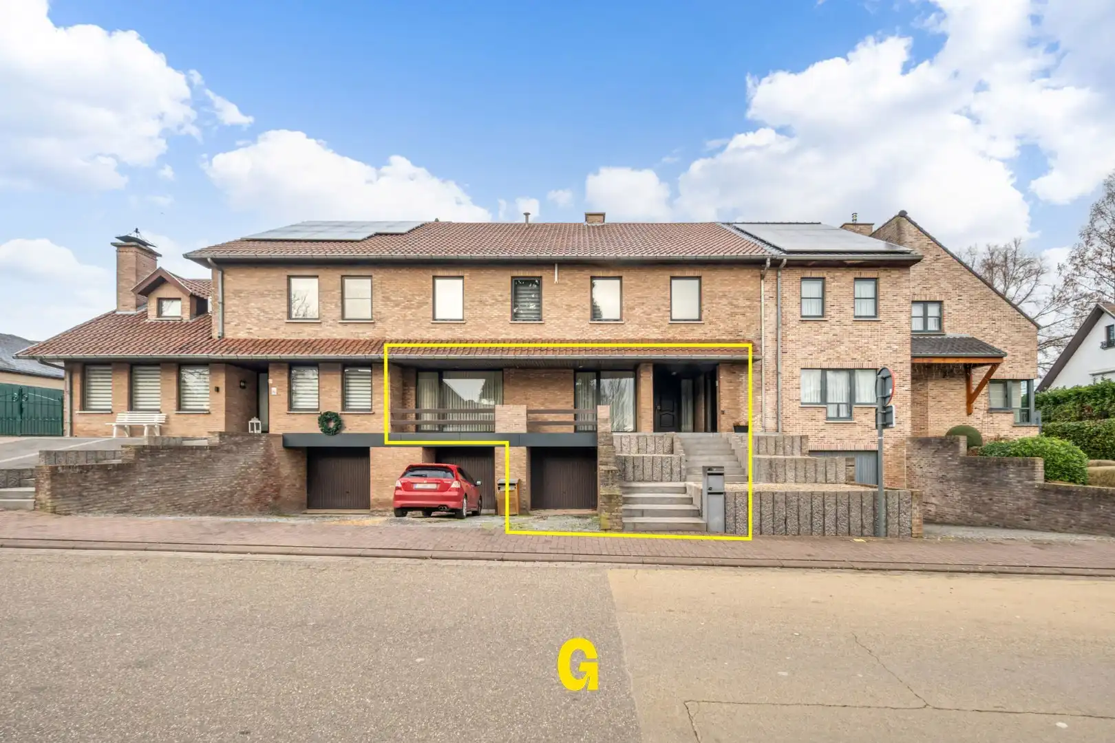 Op te frissen 3-slaapkamer appartement (124 m²) met terras, tuin en garage op wandelafstand van het centrum foto {{pictureIndex}}