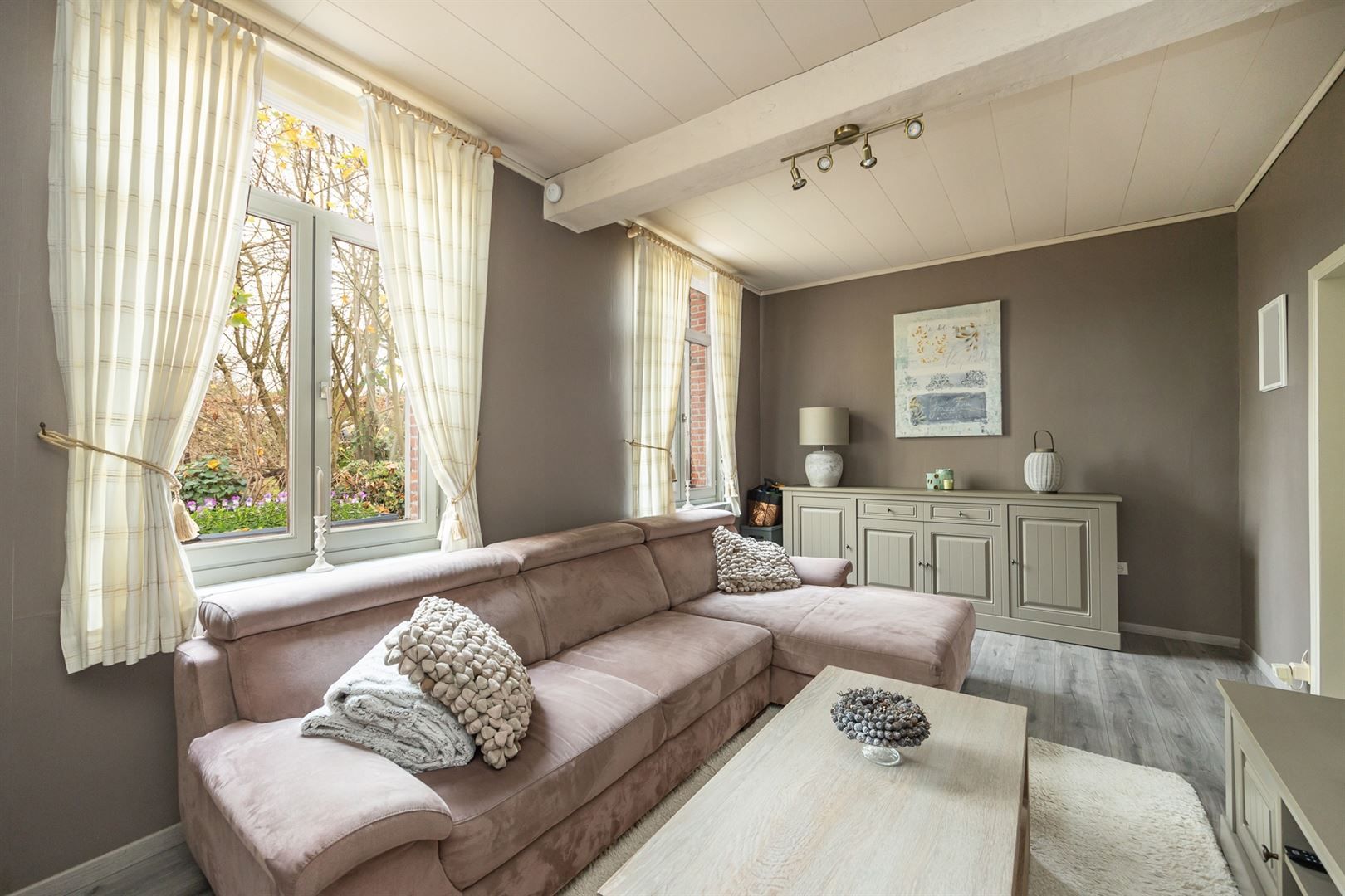 Knusse woning op den berg! Met tuin en garage! foto 5