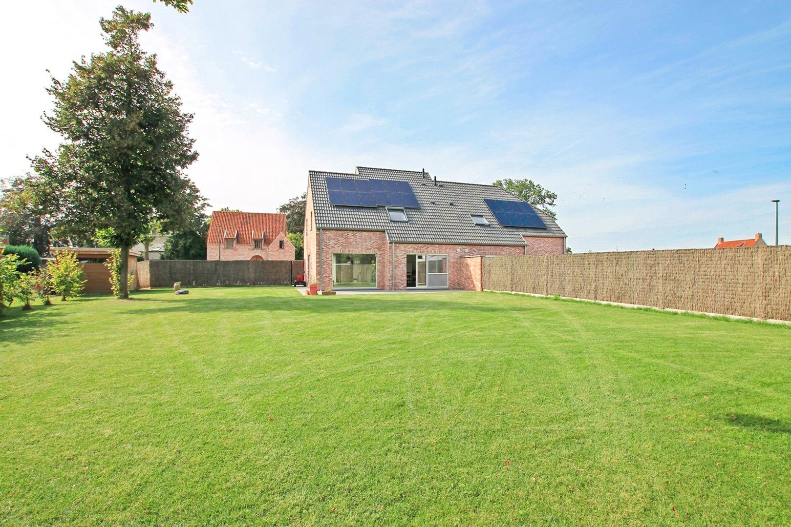 Energiezuinige, instapklare woning (EPC A) op toplocatie foto 2