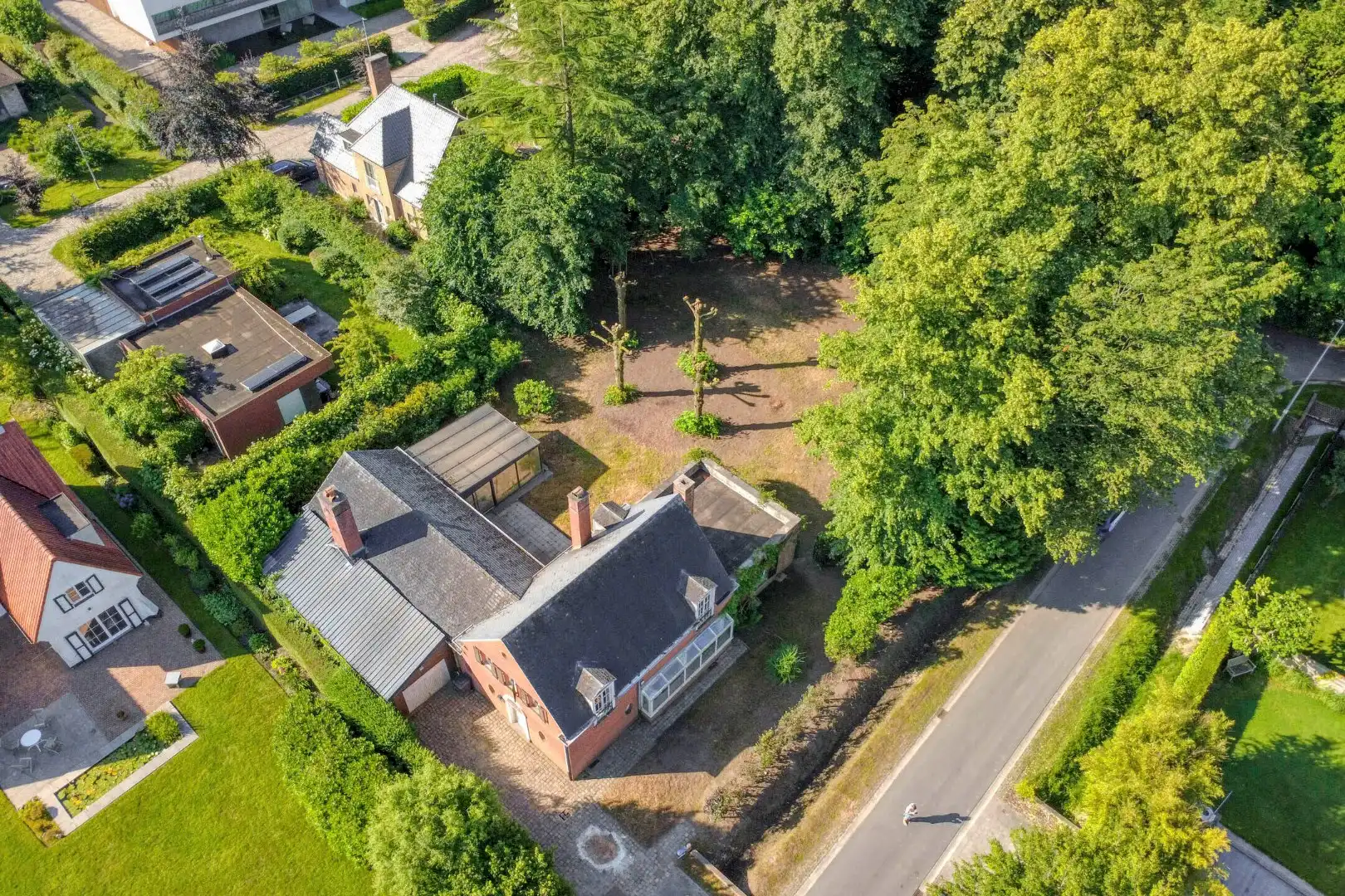 Te renoveren villa aan het kasteel ten Bogaerde foto 3