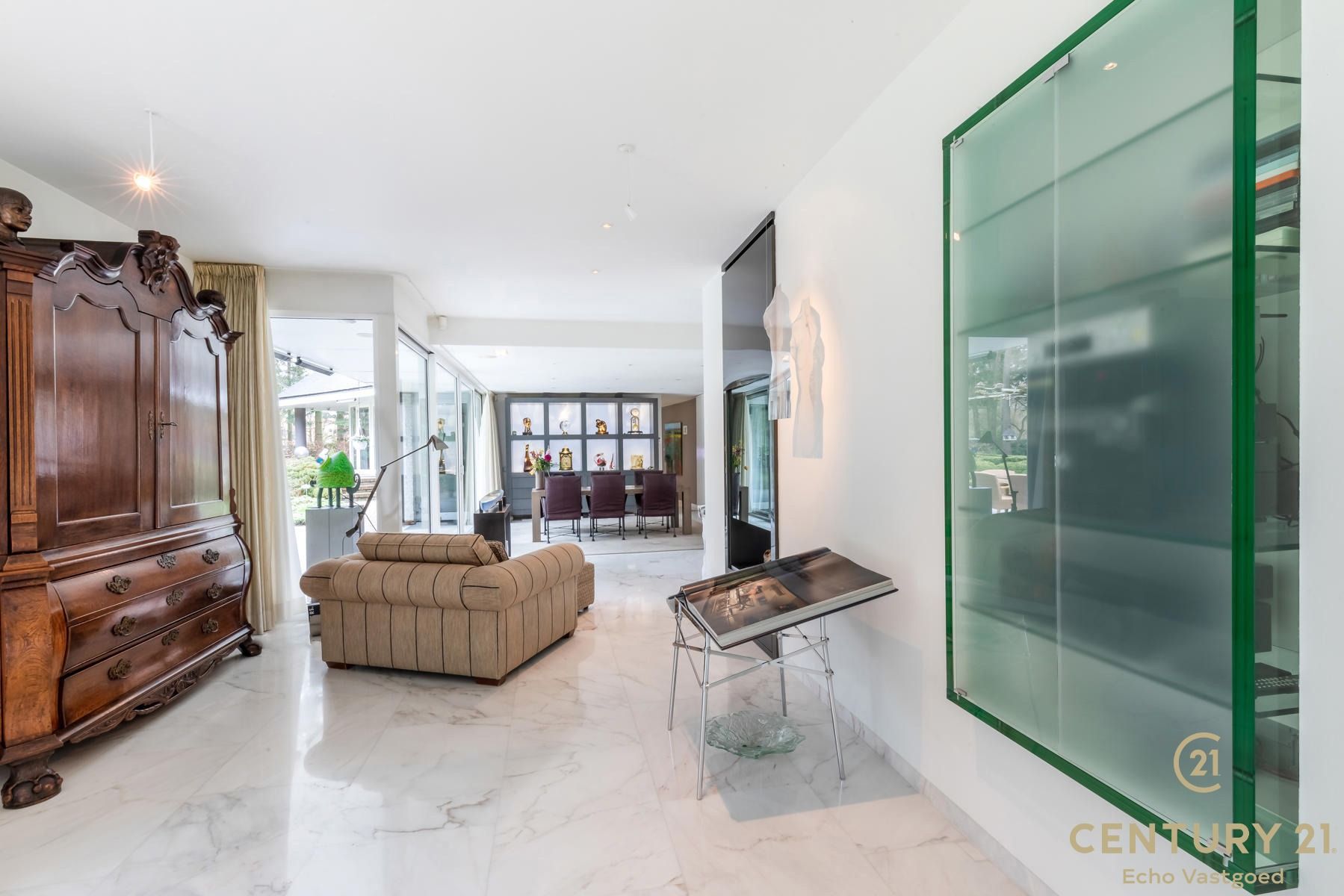 Unieke royale villa op parkdomein van ca 11.600m² foto 9