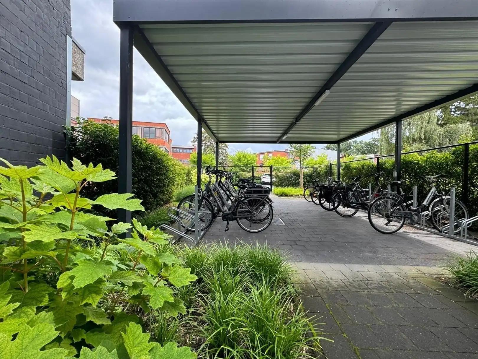Appartement met twee slaapkamers, groot terras en autostaanplaats foto 20