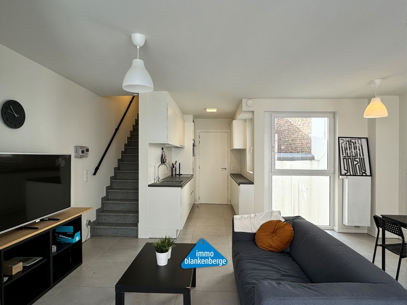 Zeer ruim triplex appartement met huislift, vlak bij de Zeedijk van Blankenberge foto 8