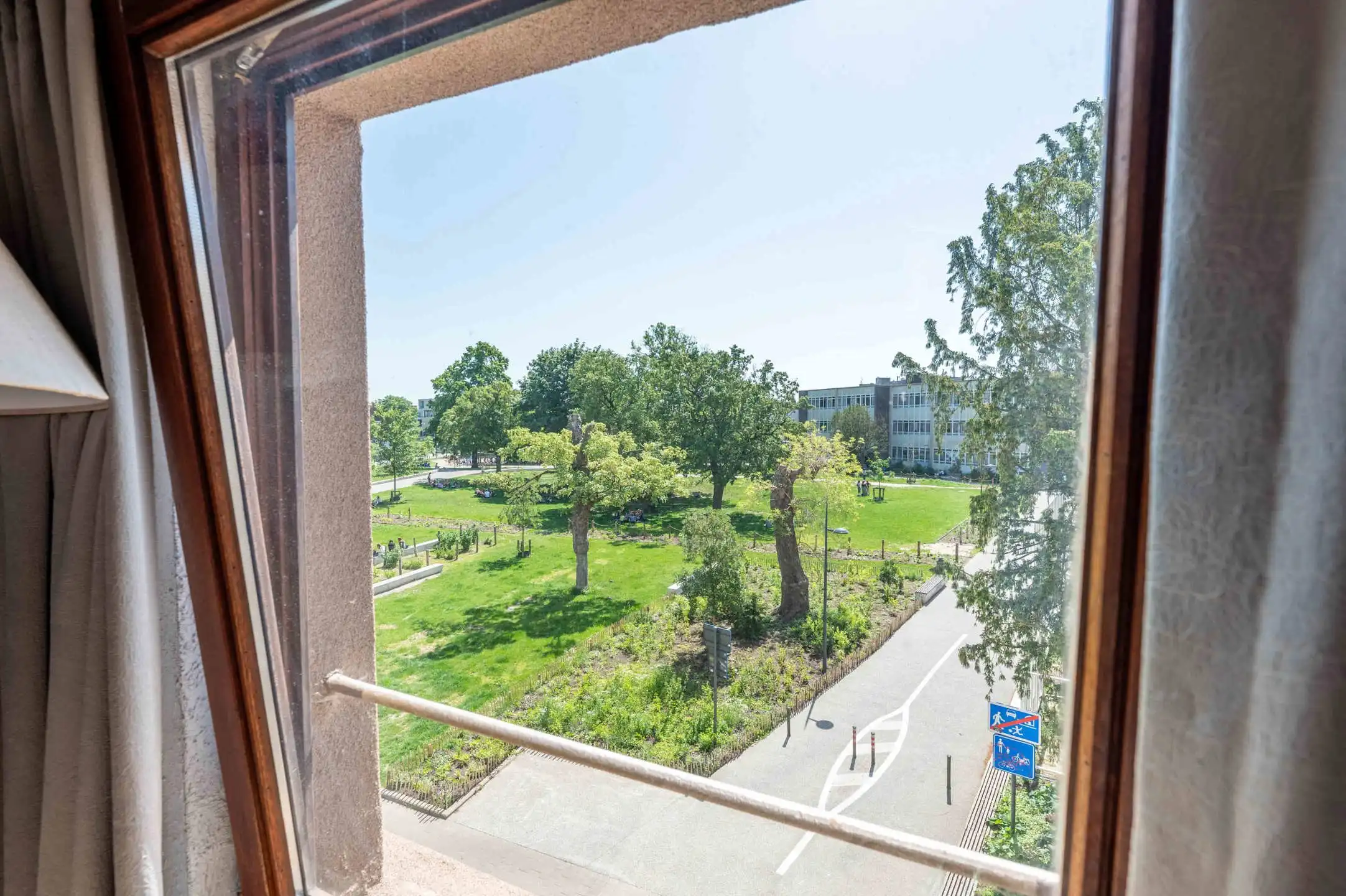 Karaktervol herenhuis op unieke locatie met buitenruimte foto 21