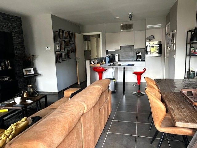 2 slaapkamer appartement met overdekte parking foto {{pictureIndex}}