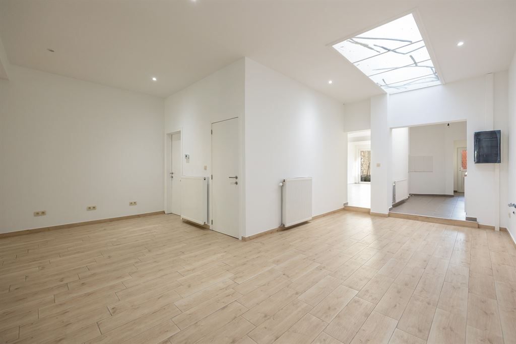 Gerenoveerde handelsruimte én duplex app foto 5