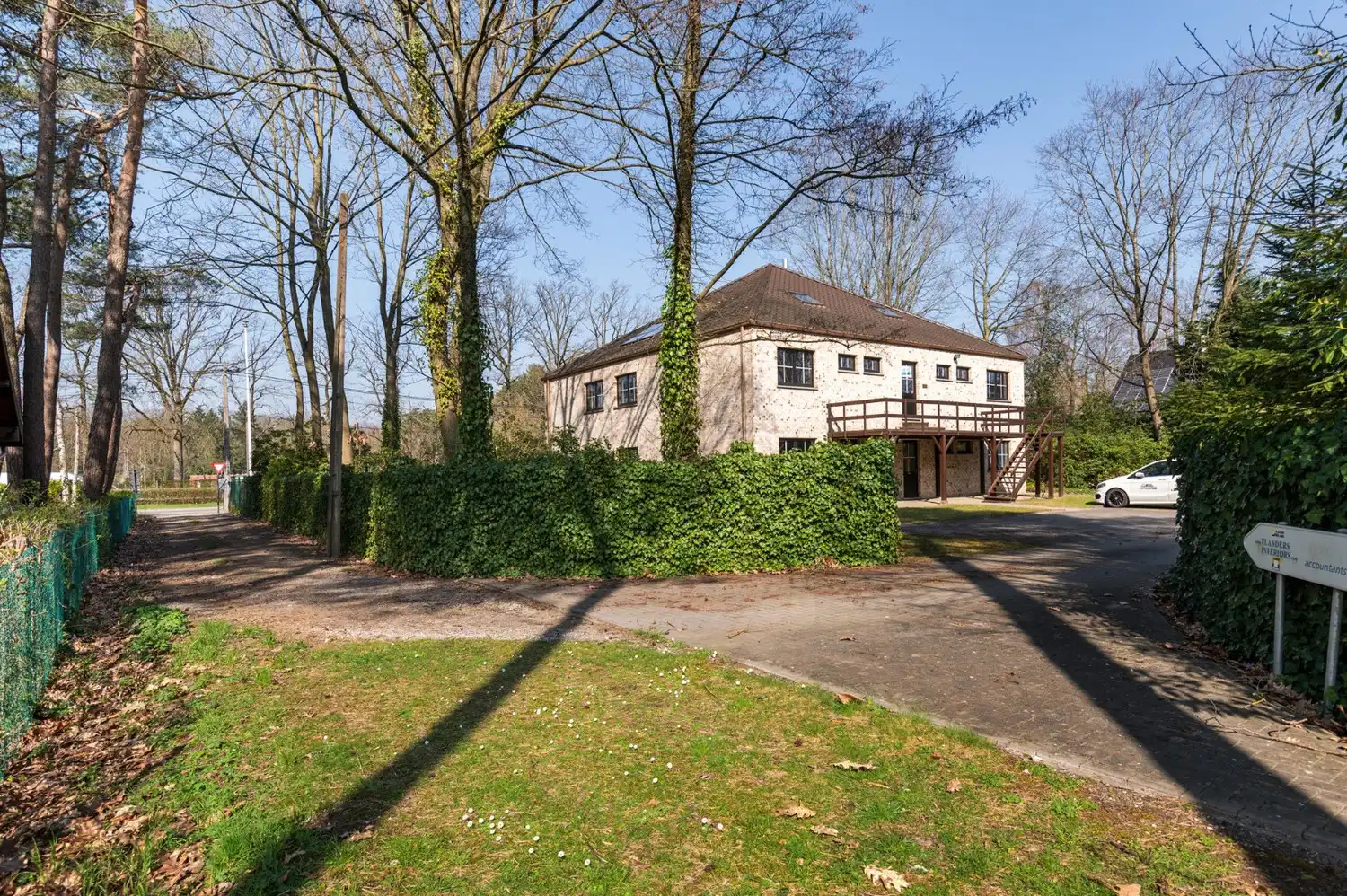 KANTOOR (489 m²) MET PARKING OP STRATEGISCHE LIGGING! foto 20