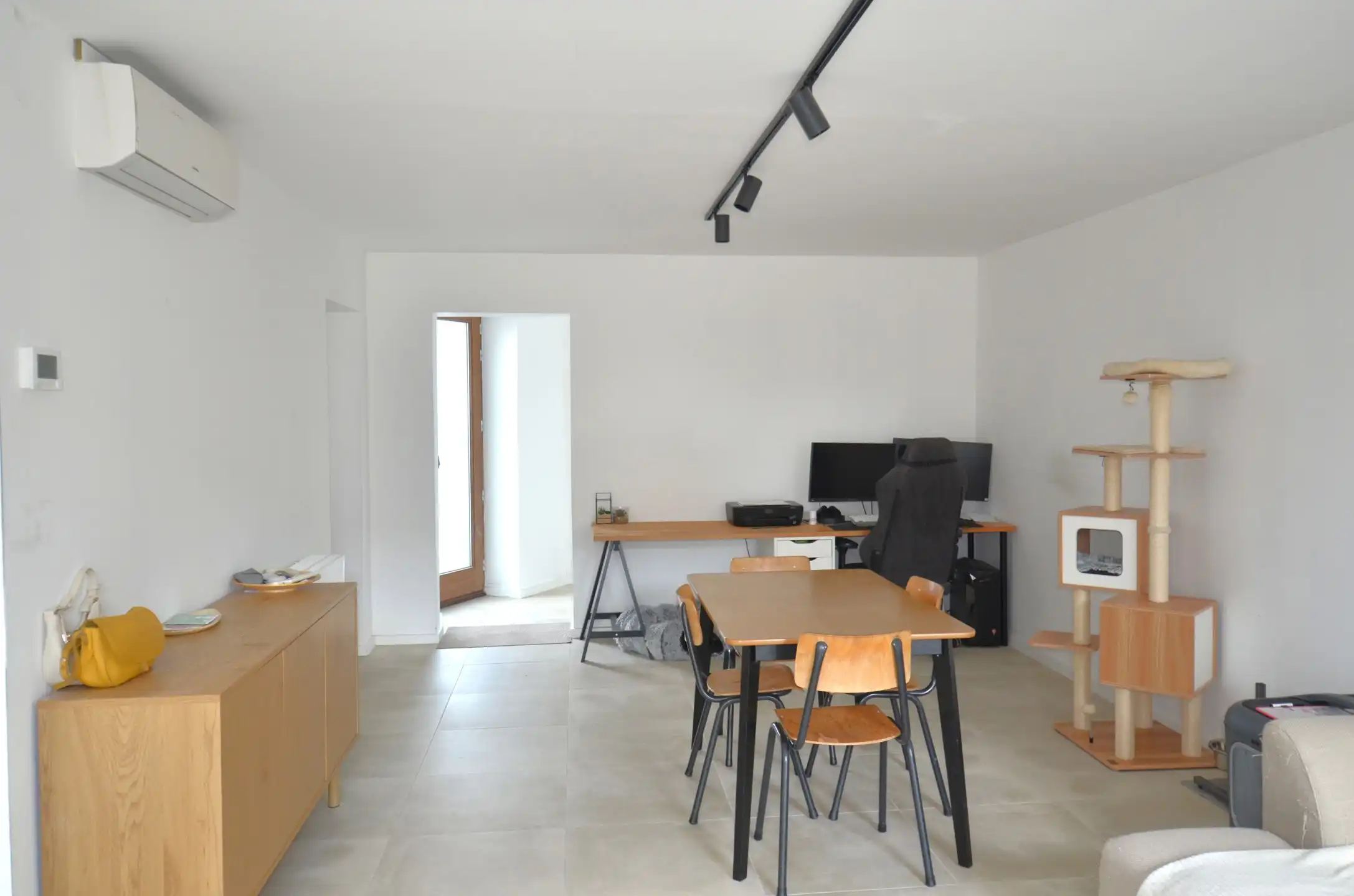 Recent gerenoveerde woning met 4 slaapkamers foto 8