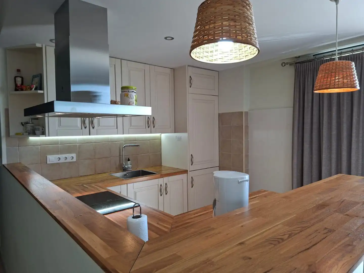 Ruim hoekappartement met drie slaapkamers op topligging foto 3