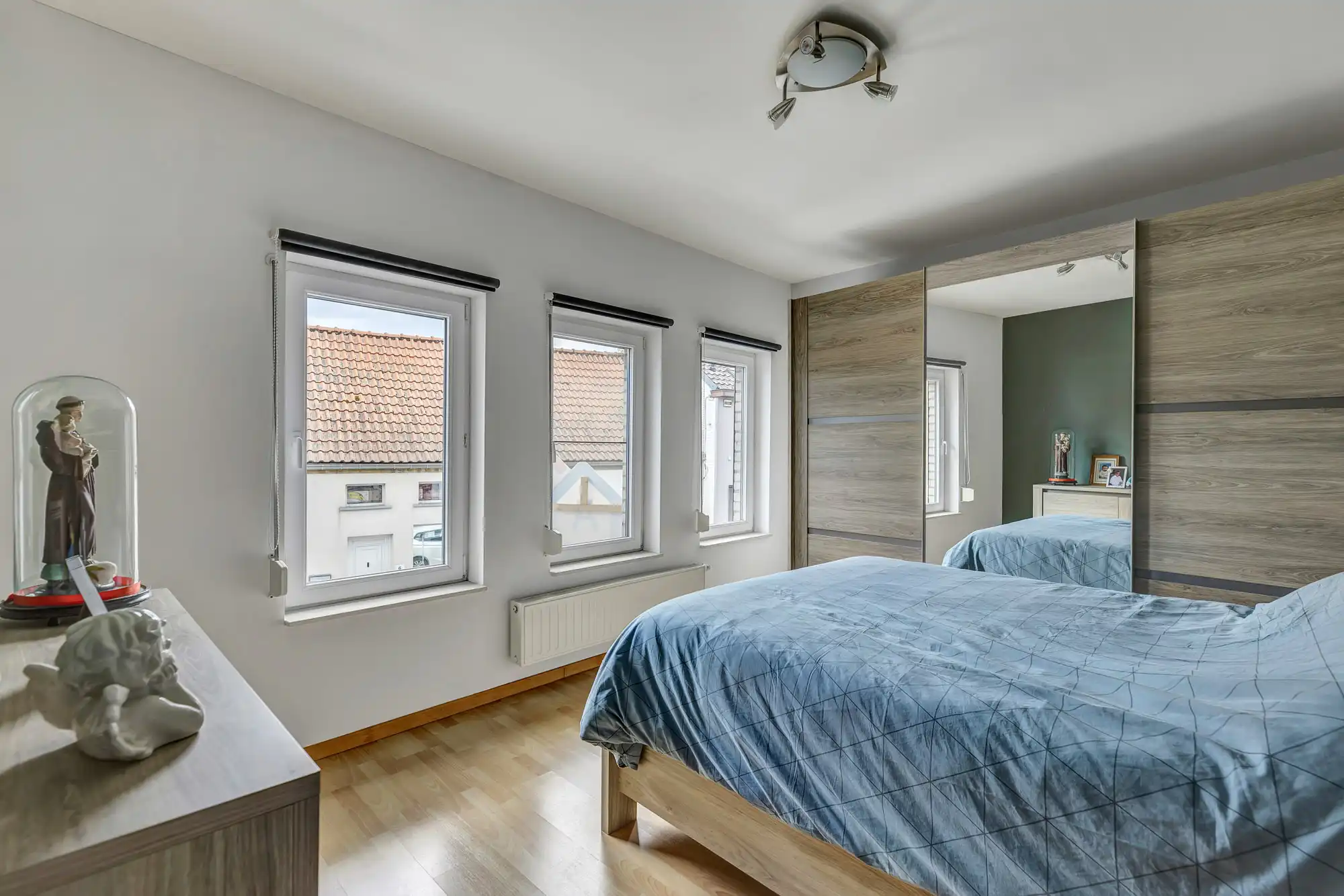 Instapklare woning met garage en tuin foto 12