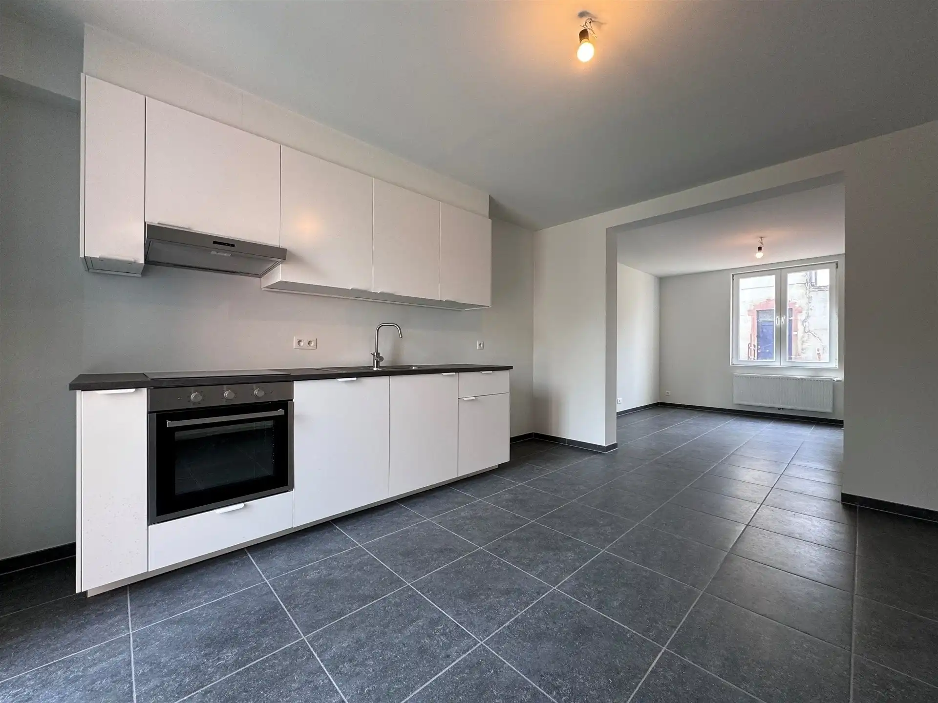 Gunstig gelegen woning met 4 slaapkamers en tuin. foto 8