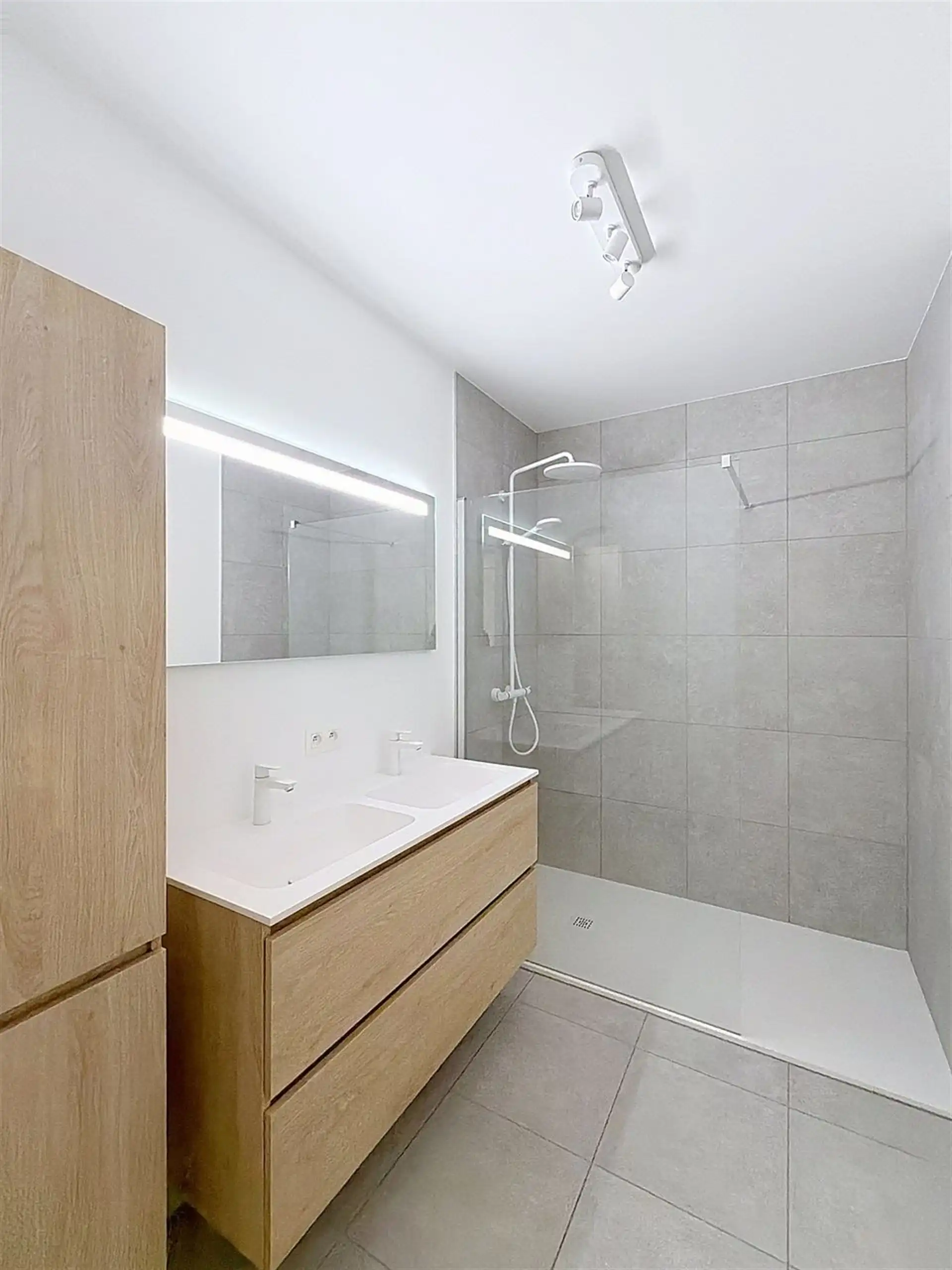 BEN-appartement (2022) met 2 slpks, terras en staanplaats foto 15