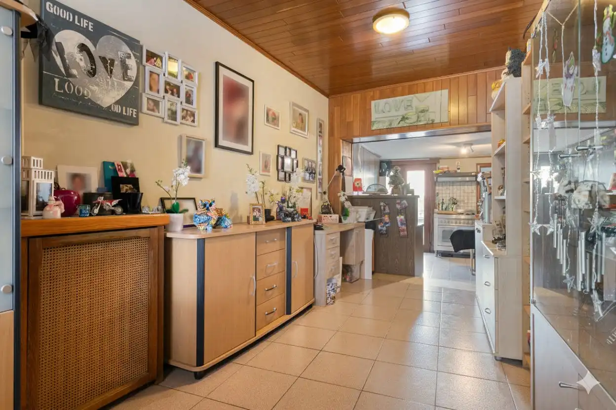 Instapklaar huis te koop nabij het centrum van Izegem. foto 15