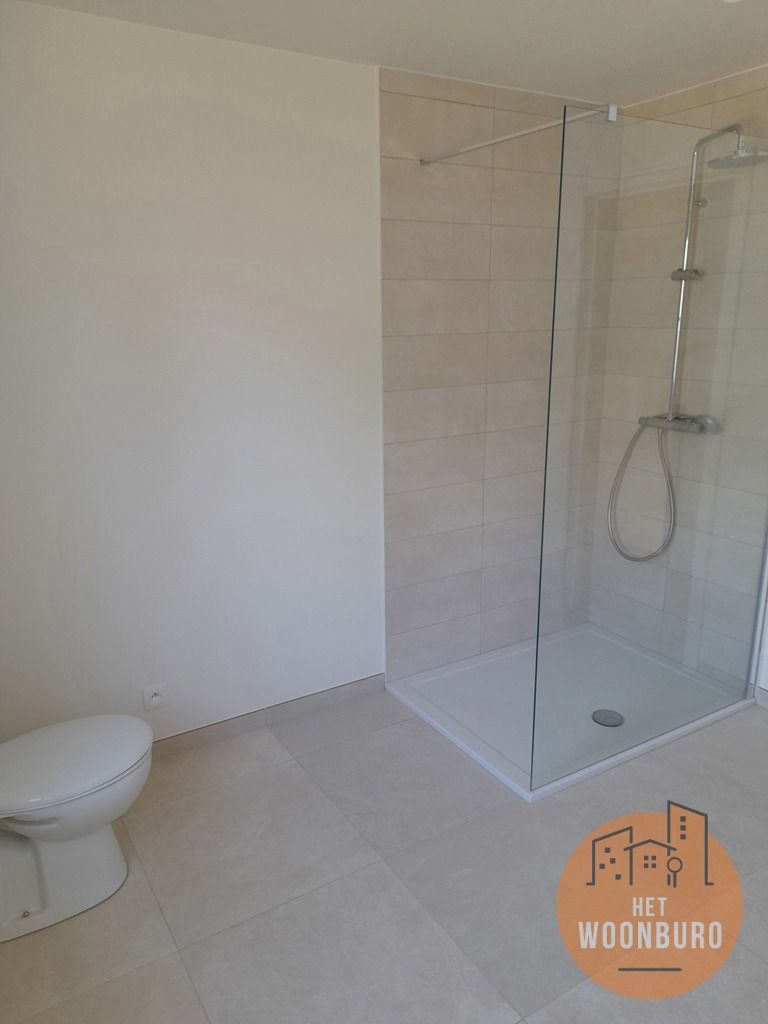 Nieuwbouwwoning met 3 slaapkamers en tuin foto 9