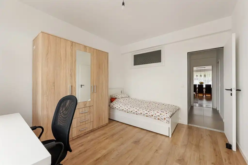 Gerenoveerd appartement met 2 terrassen foto 12