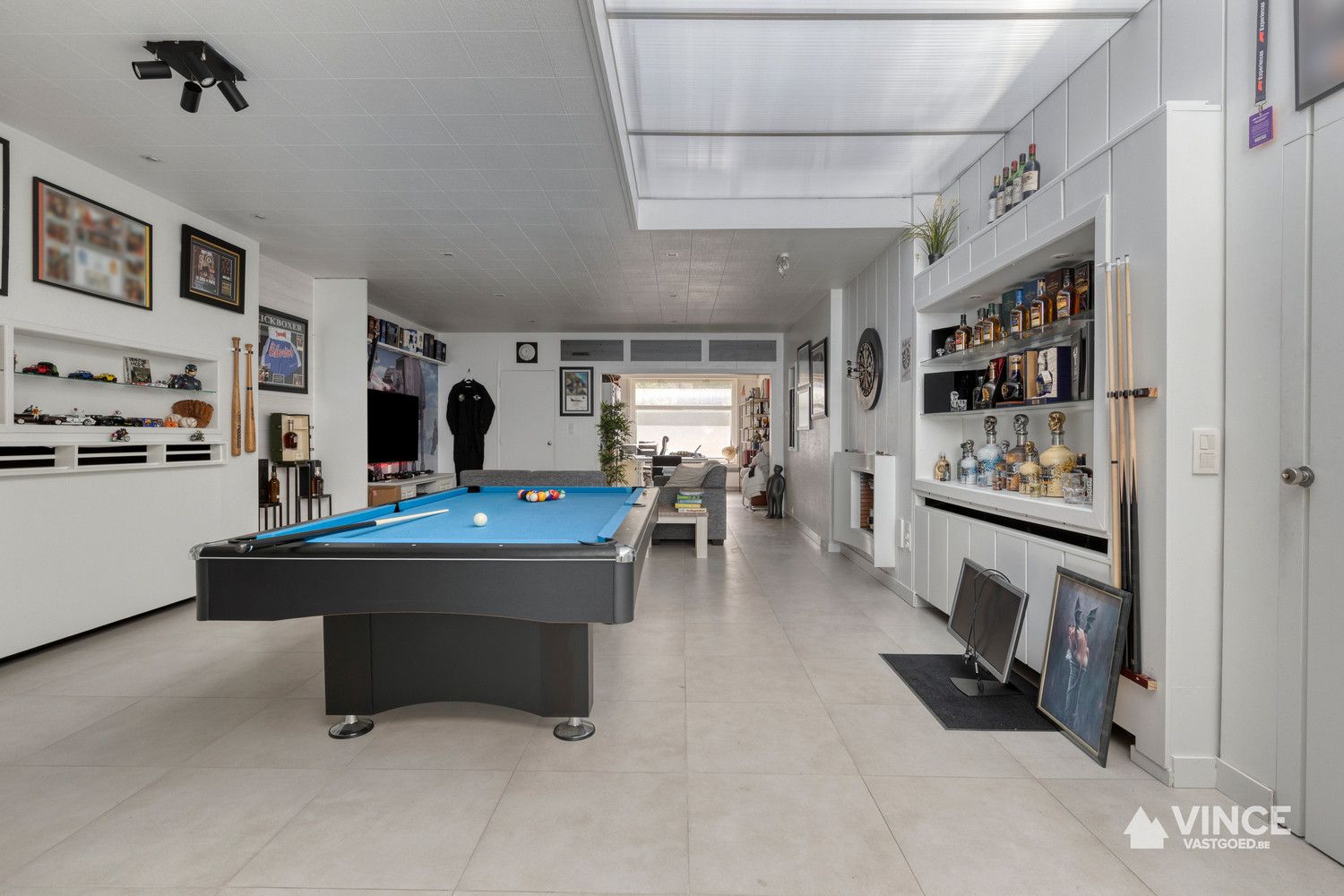 Woning met ruim magazijn foto 15
