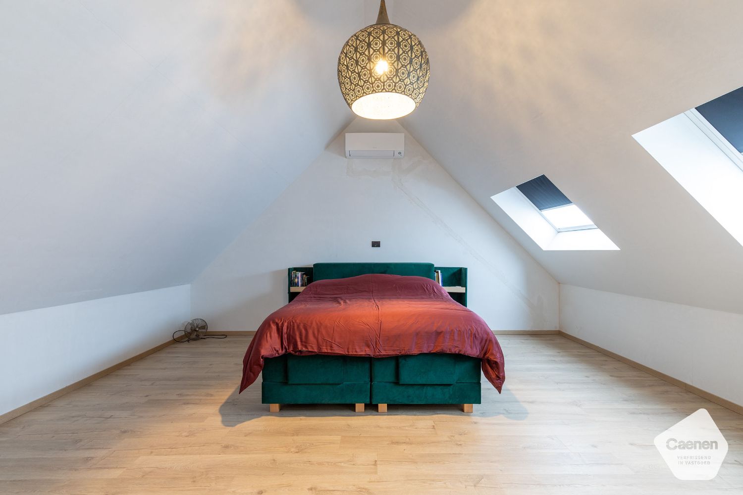 Recente instapklare woning ( BJ 2021) in een doodlopende straat met 4 slaapkamers, carport en tuin. foto 16