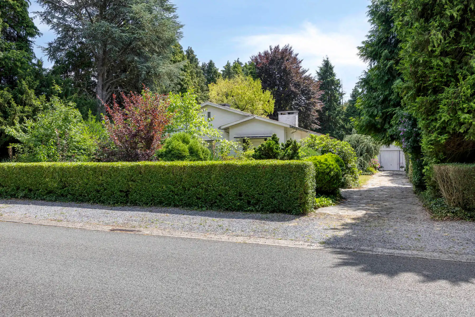 Thuiskomen in een oase van groen op 16a 26ca foto {{pictureIndex}}