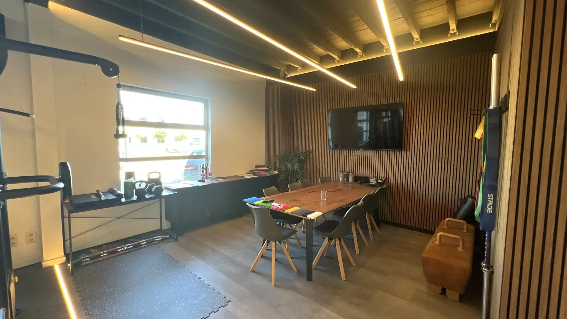 Bedrijfspand met buitenopslag te huur in het industriepark van Zwijnaarde foto 11
