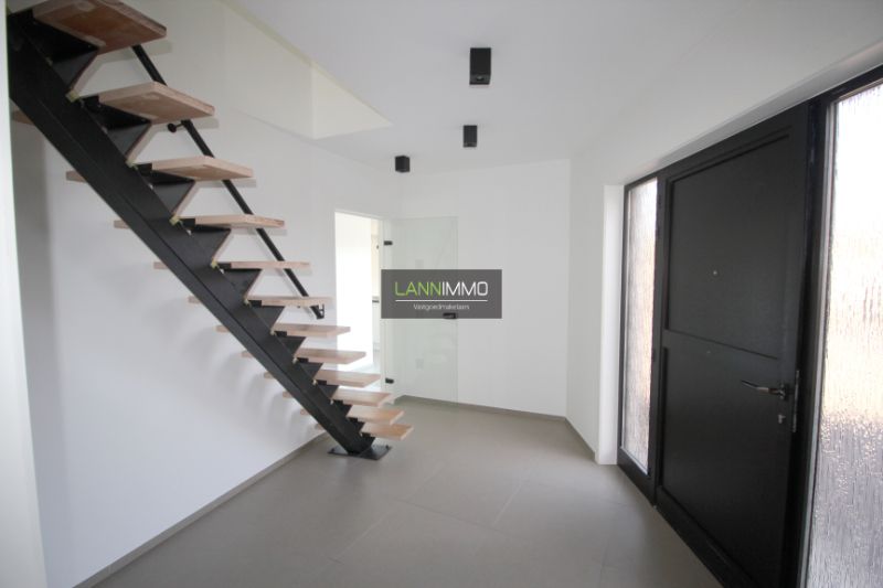 Gerenoveerde woonst met 2 slaapkamers en tuin foto 3