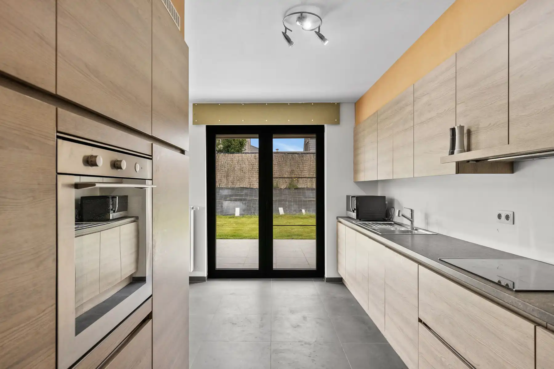 Instapklare open bebouwing met 4 slaapkamers foto 8